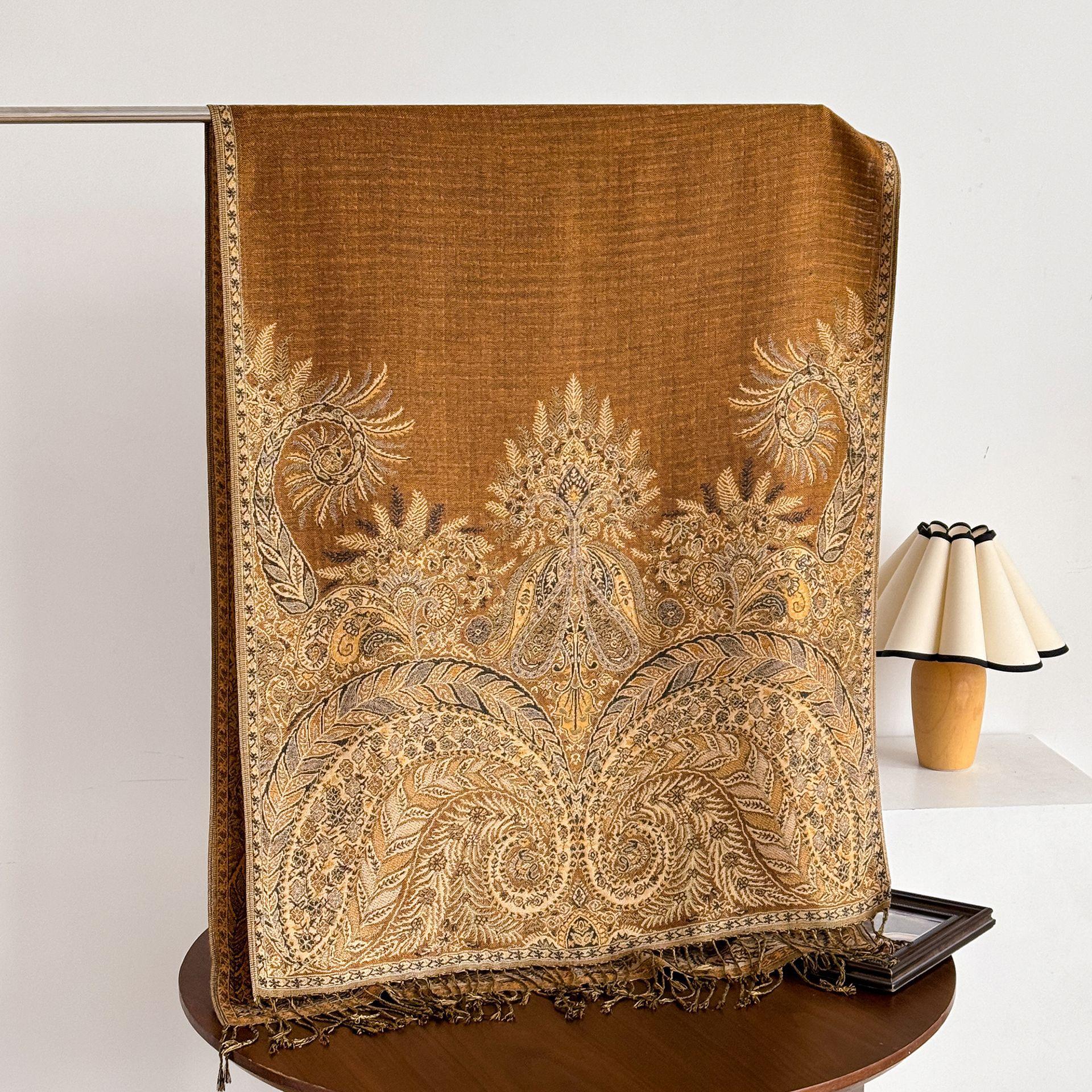 Ethnic style fringe shawl for women, creative palace-patterned scarf for warmth in air-conditioned office.