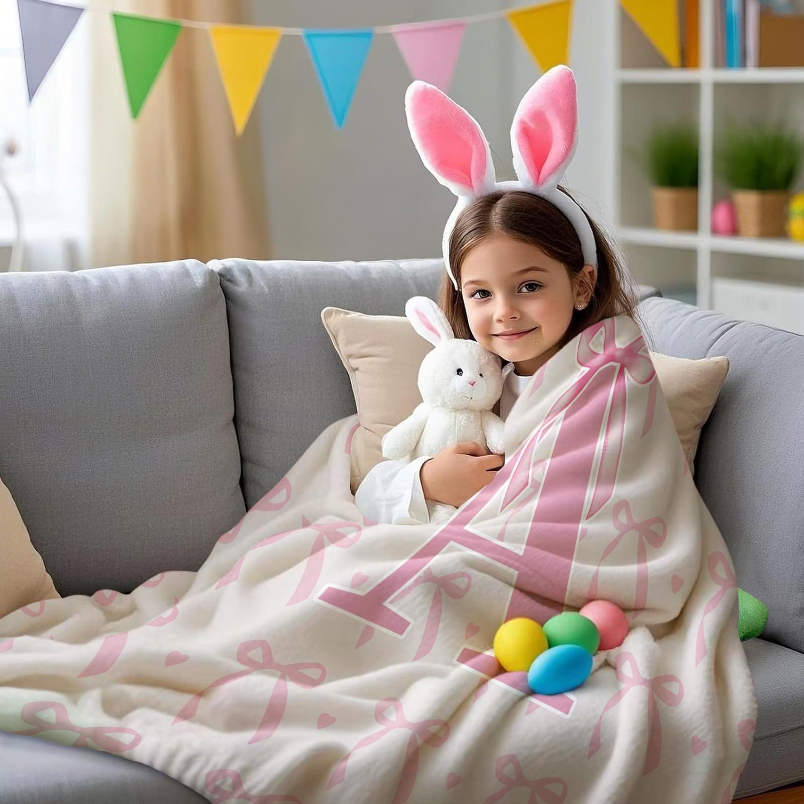 Pink Princess Style Letter Printed Flannel Blanket, Soft and Fluffy, Warm and Breathable, Ideal for Girls' Home, Office and Travel Use, Perfect Gift for Family and Friends