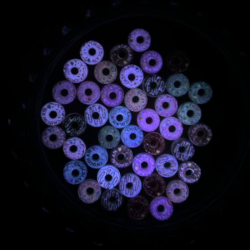 100PCS Luminous Simulated Donut Nail Charms 3D Resin Colored Flatback Donut Nail Art Supplies DIY Pendant Press-On Nails Nail Art Design