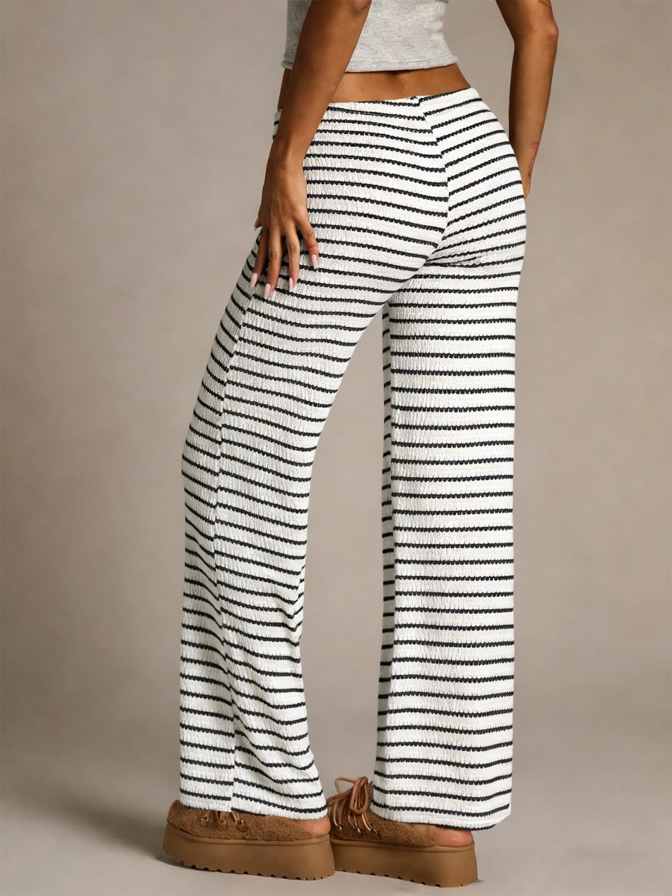 Women's Black and White Striped Textured Flared Pants, Retro Street Style,Low-Rise Y2K Casual Trousers, Suitable for Casual Wear at Home and Outings, Everyday Wear and Vacation Trips.