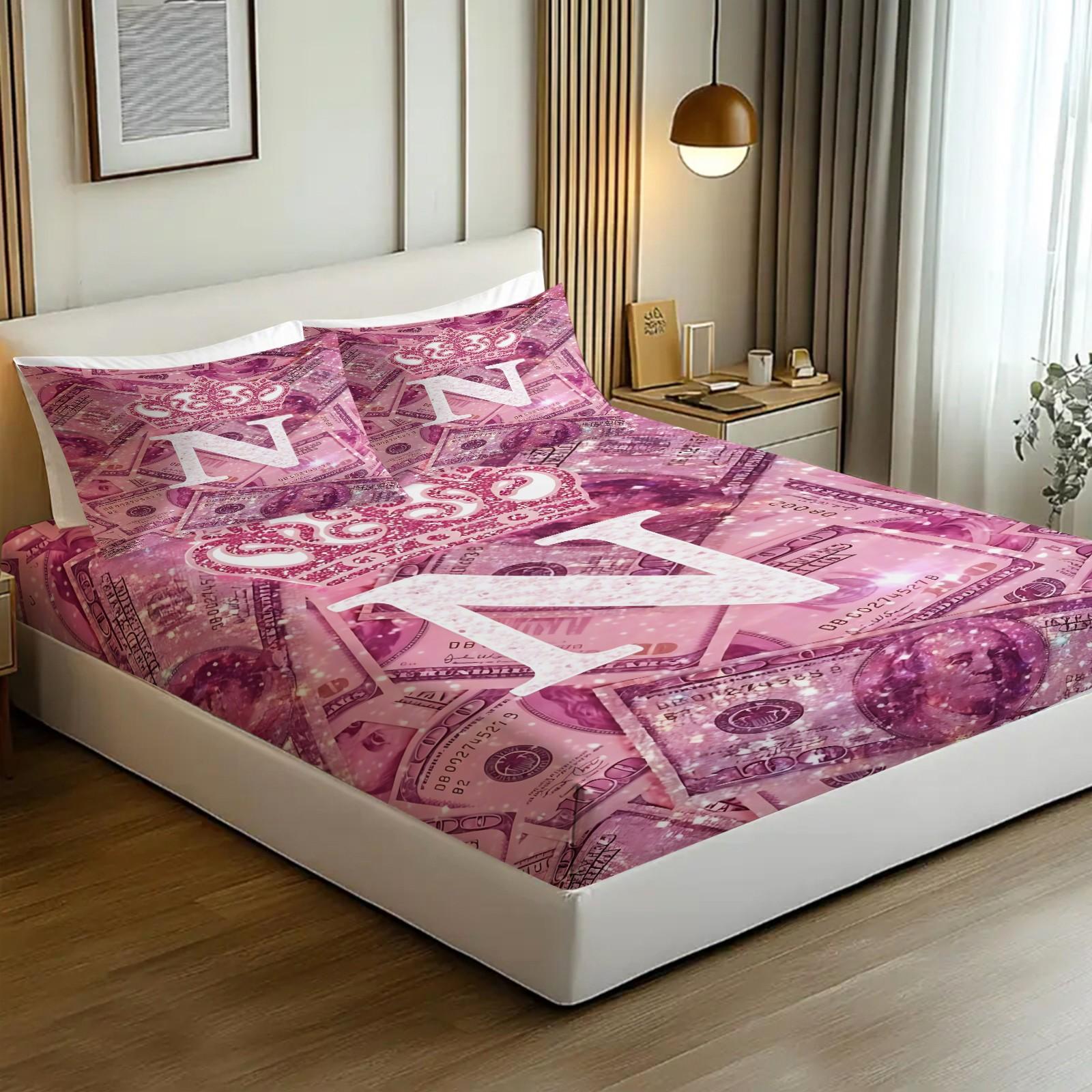 3pcs 100% Polyester / Luxury Aesthetic Pink Dollar Print Fitted Sheet Set / Glamorous Crown and 26 Letter Pattern / Soft Breathable Bedding / Easy Care Machine Washable Bed Sheet Set / One Bed Sheet + Two Pillowcases [Do Not Contain Fillings]