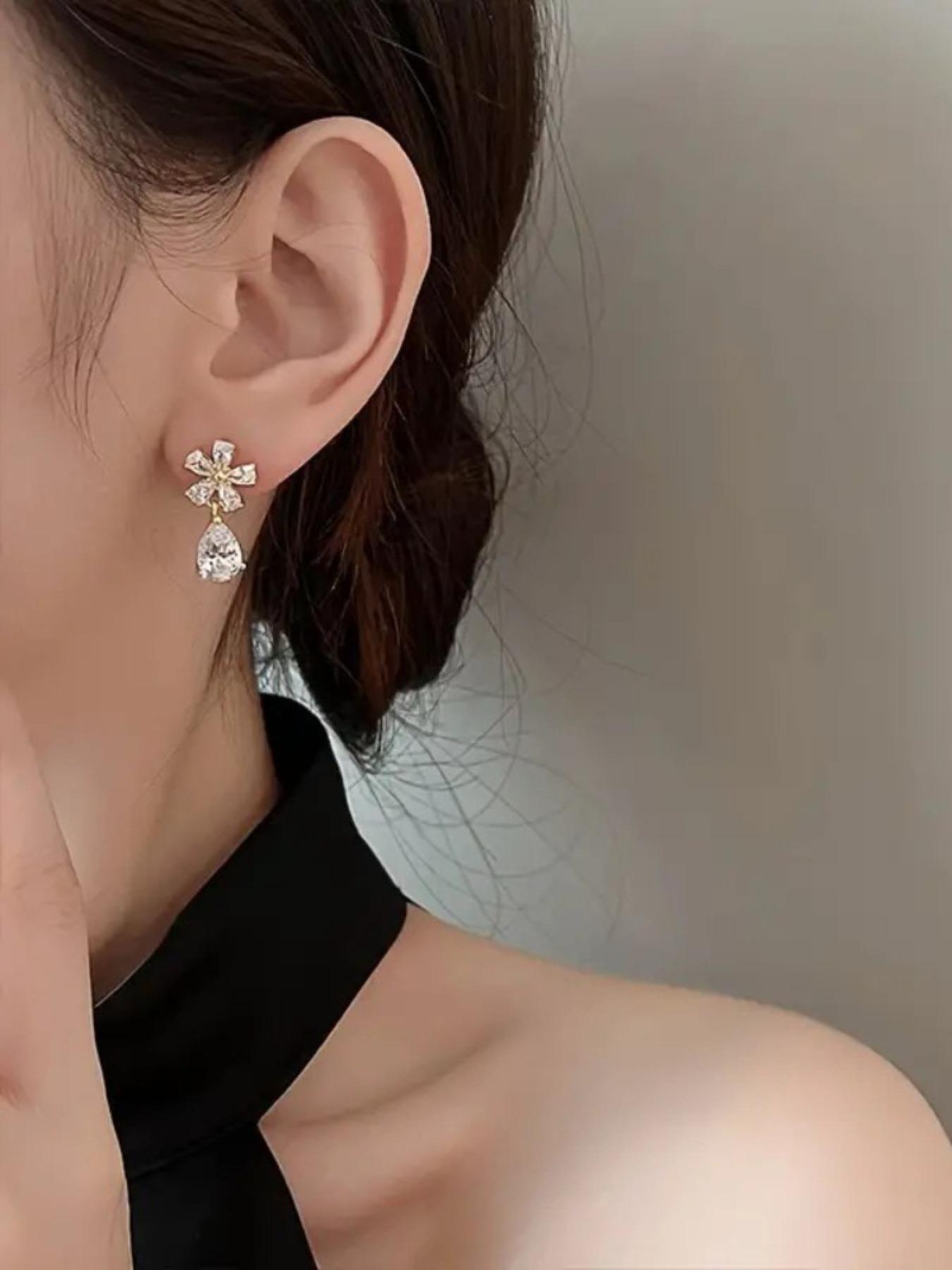 Light luxury flower water drop earrings, feminine temperament, elegant design earrings, fashionable versatile and exquisite jewelry, suitable for daily wear, the first choice for gifts