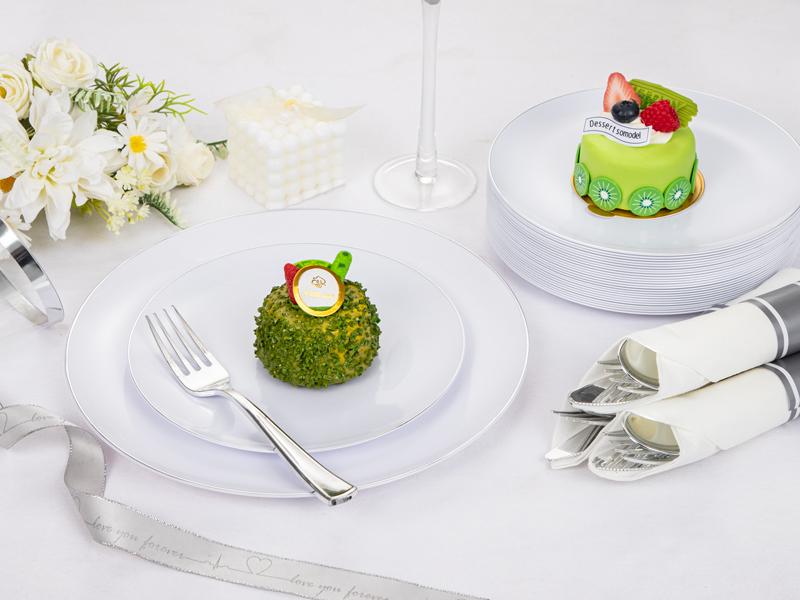 Gold/SilverDisposable Plates and Silverware Set: Dinner Plates,Dessert Plates, Cups,Napkins,Knife, forks, spoons 70 of each.-Perfect for Party