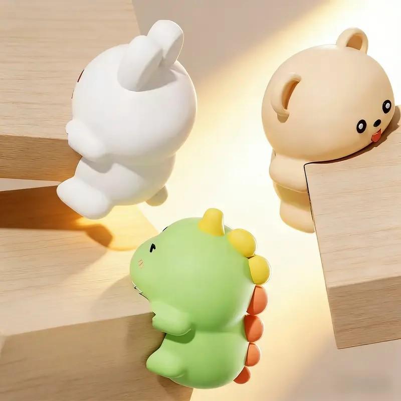 2/6PCS Cartoon animal-shaped baby corner protectors provide effective cushioning and reduce the risk of collisions.Suitable for various furniture, made of thickened PVC material, they can protect coffee tables, bedside tables, dressing tables, sinks, etc.