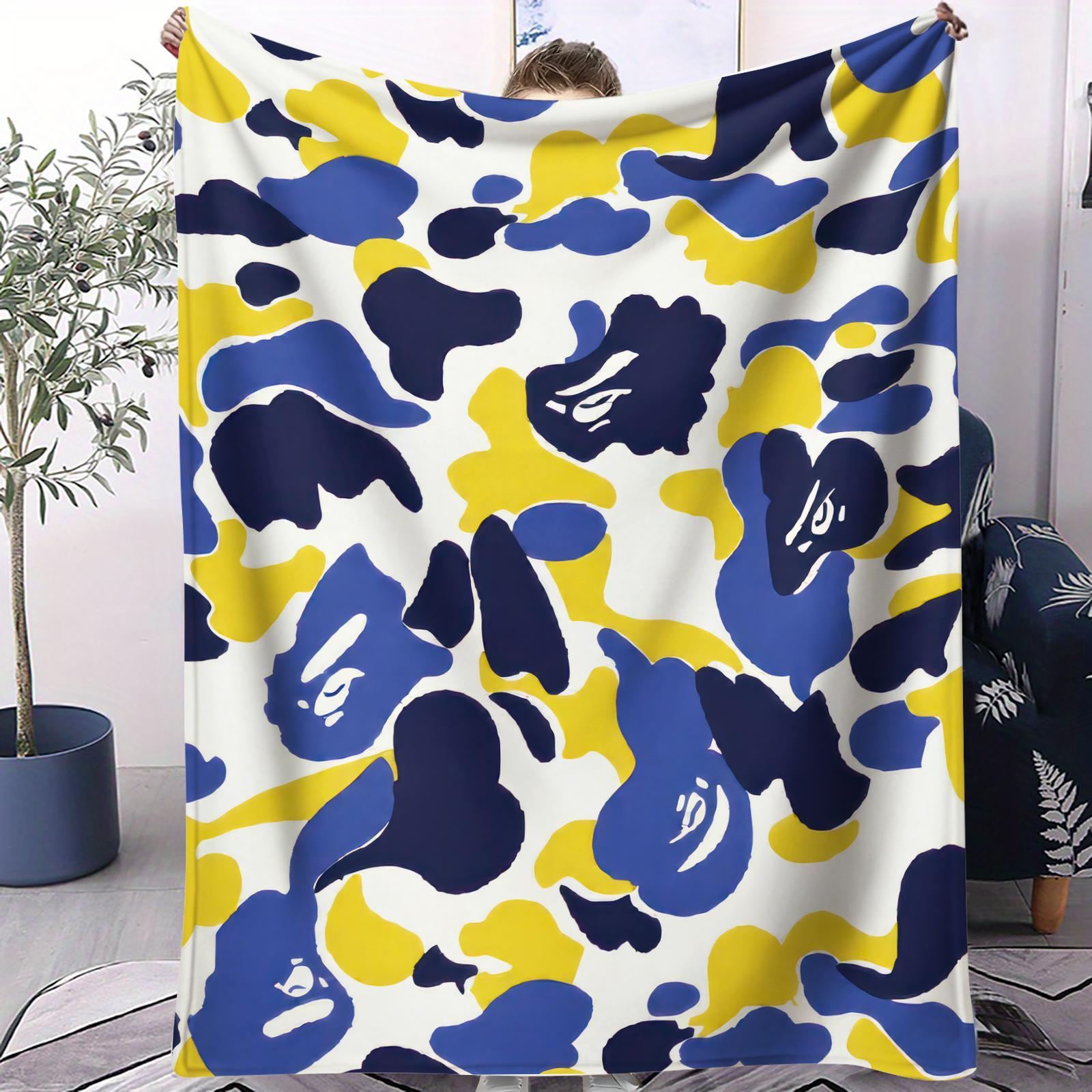 1Pcs Simple Classic Camouflage Light Warm Blanket, Fine Woven Breathable, Portable And Easy to Store, Throw Blanket for Dorm, Home And Office Nap