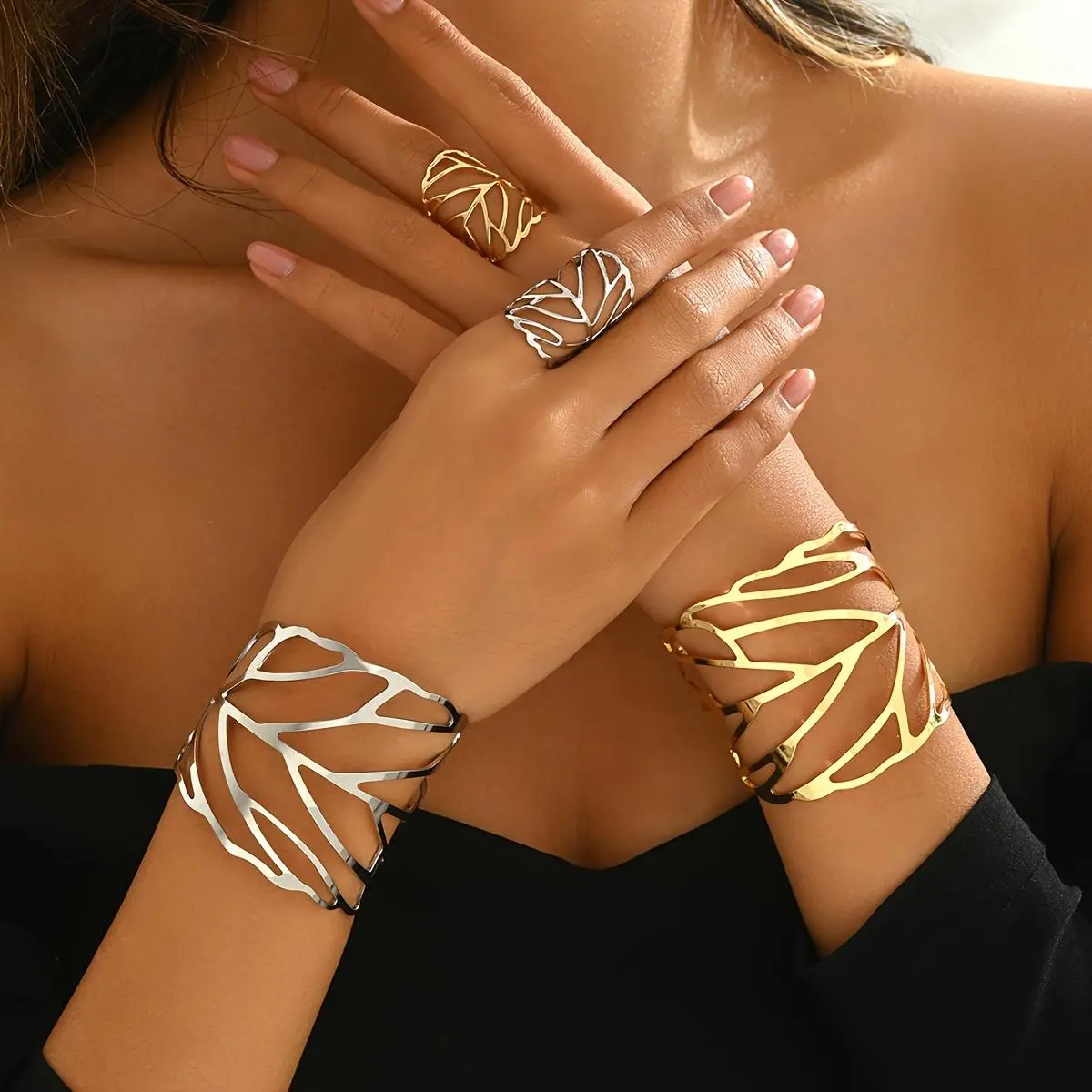 2pcs Stylish and Elegant Retro Hollow Leaf Design Open Bangle Ring Set