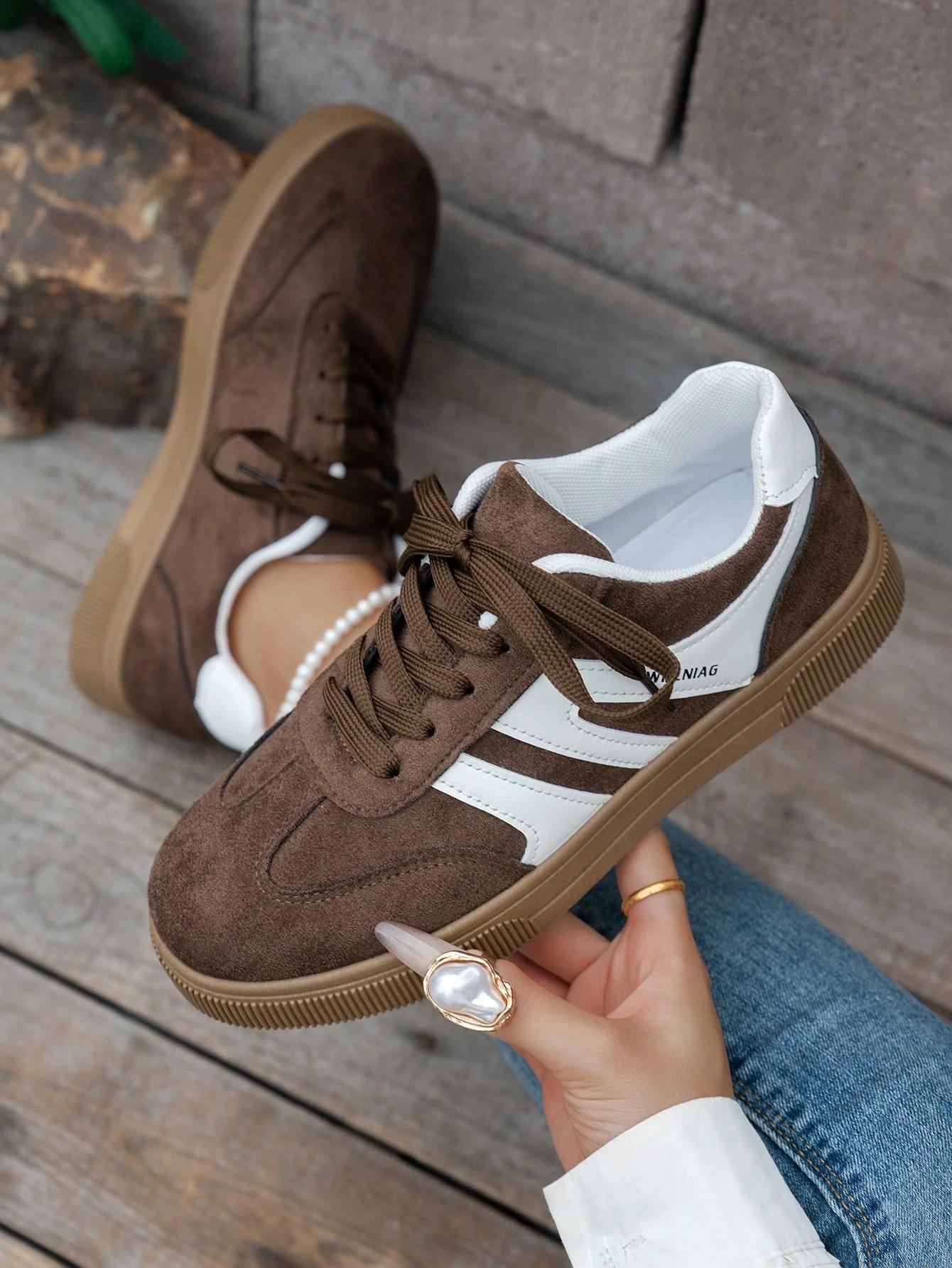 Women's Retro Patchwork Lace-Up Board Shoes, Velvet Texture Upper with Clean Stitching, Perfect for Daily Wear and Various, Casual Trainer Footwear