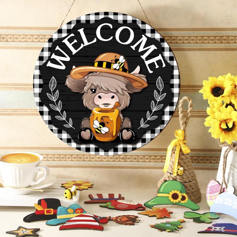 Easter Highland Cow Sign Interchangeable Welcome Sign with Magnet Detachable Hats Cute Cattle Hanging for Easter Holiday Seasonal Western Cow Decorations Birthday Home Wall Living Room Garden Cattle Farmhouse Porch Frontdoor Decor, Gift for Cow Lover