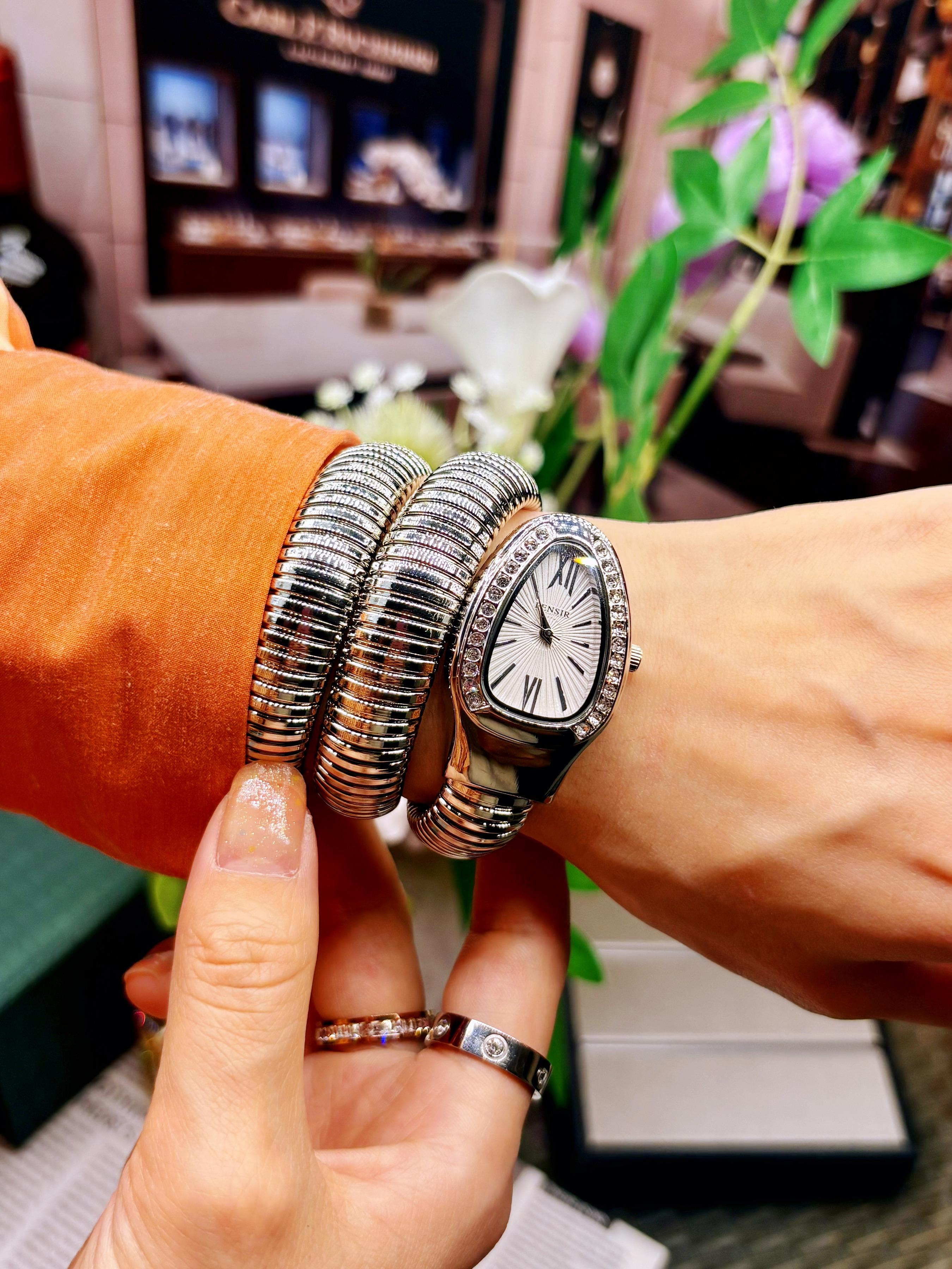 French Vintage Snake Bracelet Watch, Full Diamond Bezel, Roman Numerals Dial, Elastic Steel Band, Elegant Daily Wear, Business & Date Watch