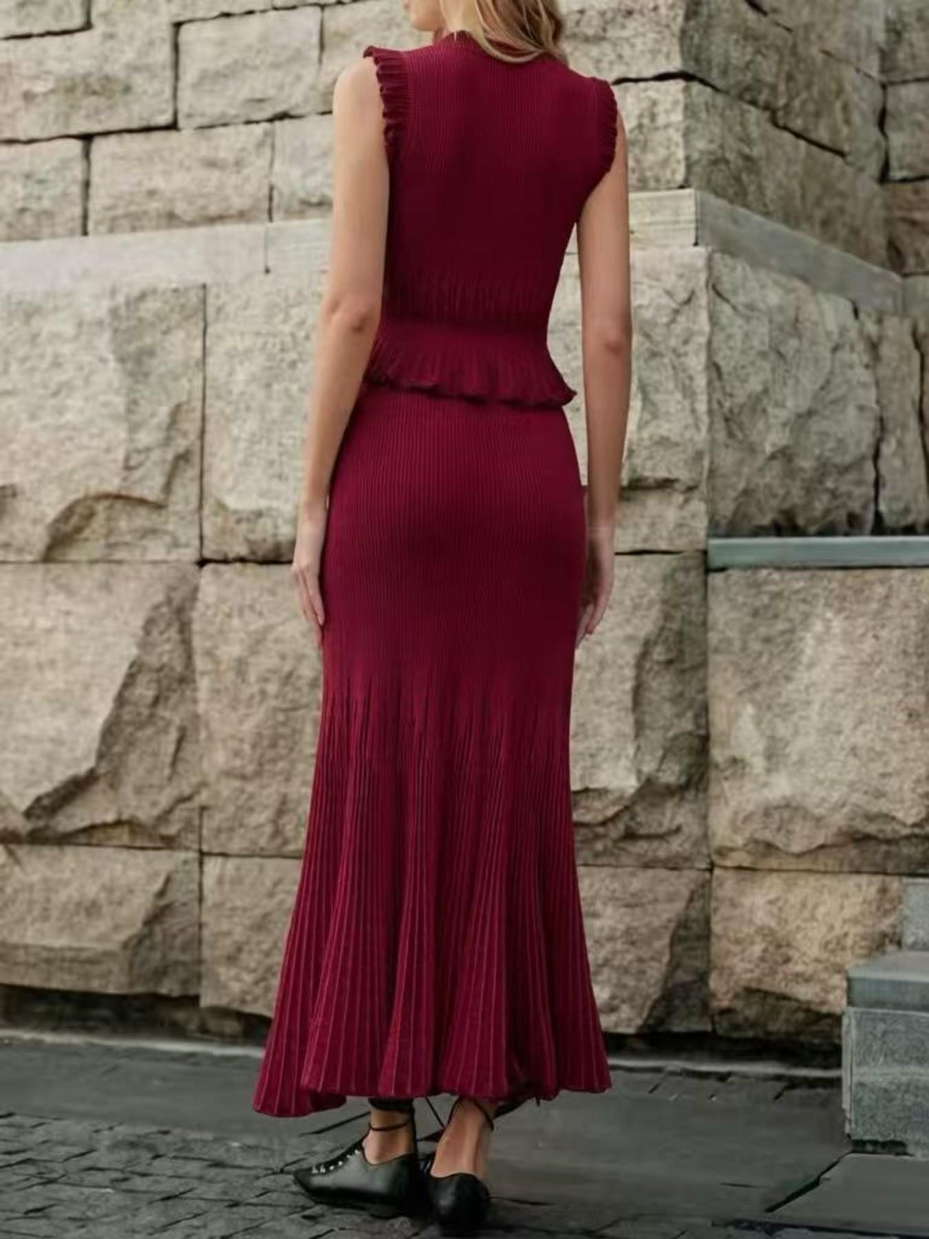 Elegant Two-Piece Set, Sleeveless Knitted Vest & Long Pleated Skirt, Fashionable Slim Fit Design, Perfect for Women, Womenswear