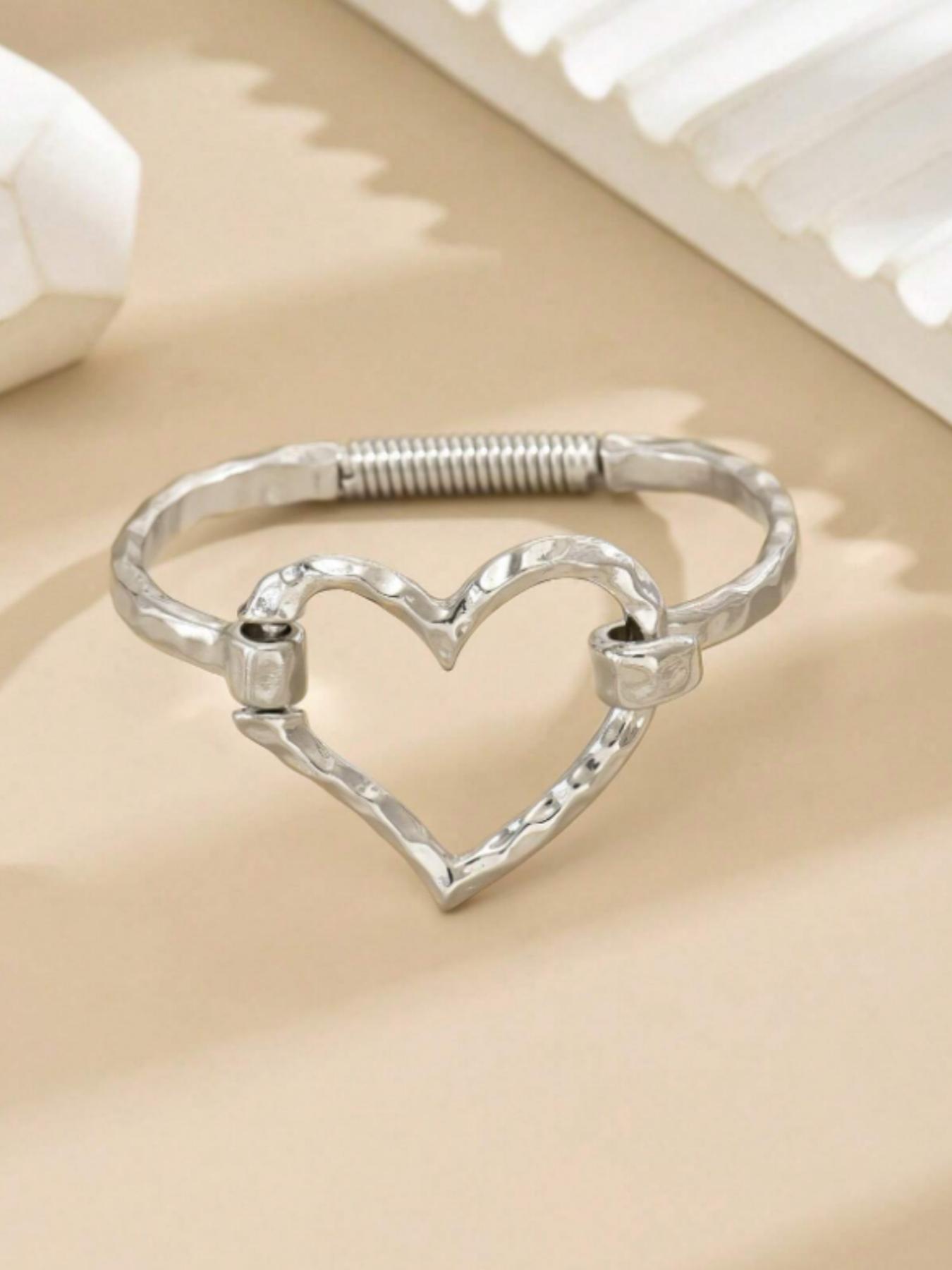Fashionable Smooth Metal Heart Design Bracelet for Women, Perfect Gift, Heart Shaped Bracelet