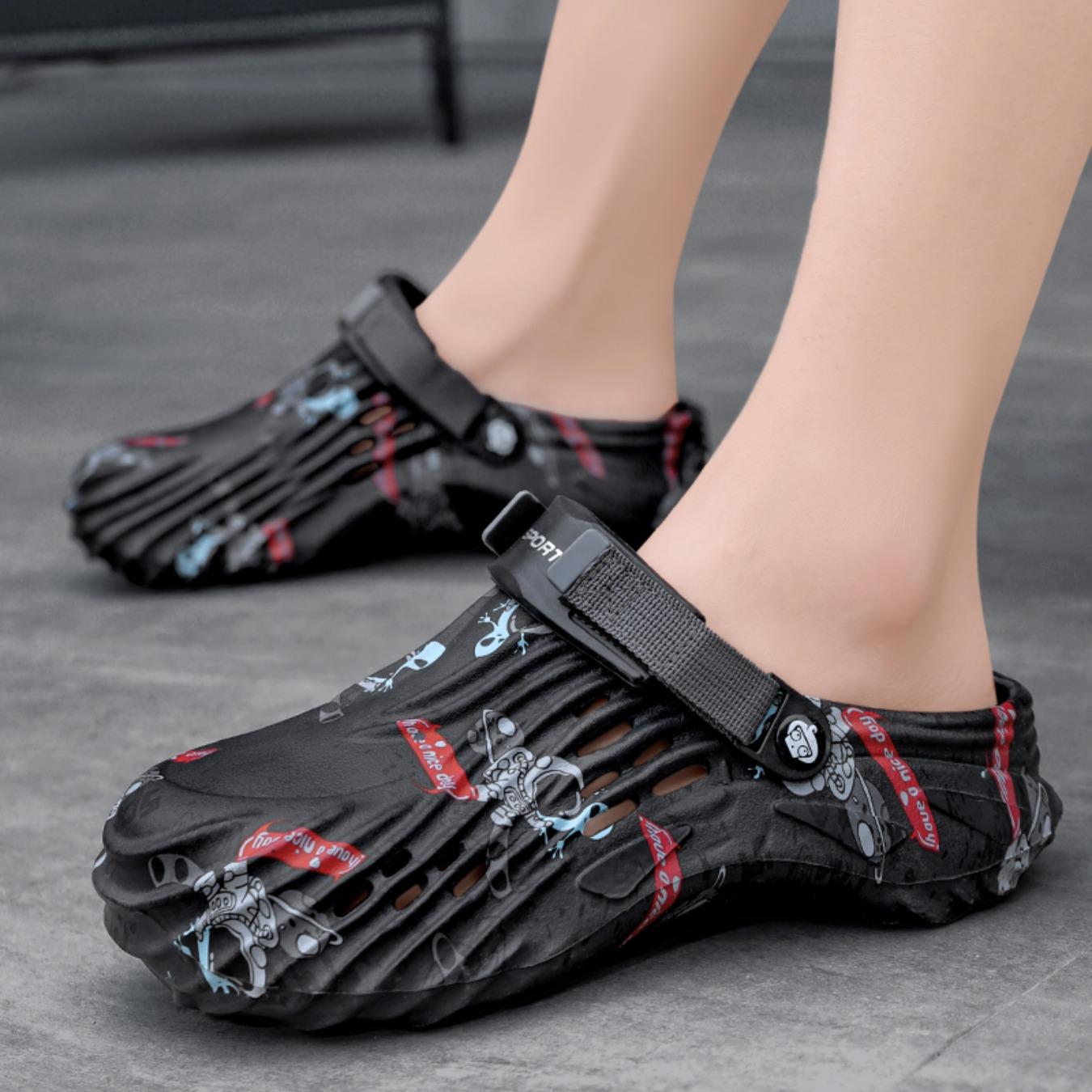 Men's Cave Shoes 2026 New Summer Outdoor Beach Shoes Sports Baotou Slippers Soft Sole Comfortable Wade Sandals