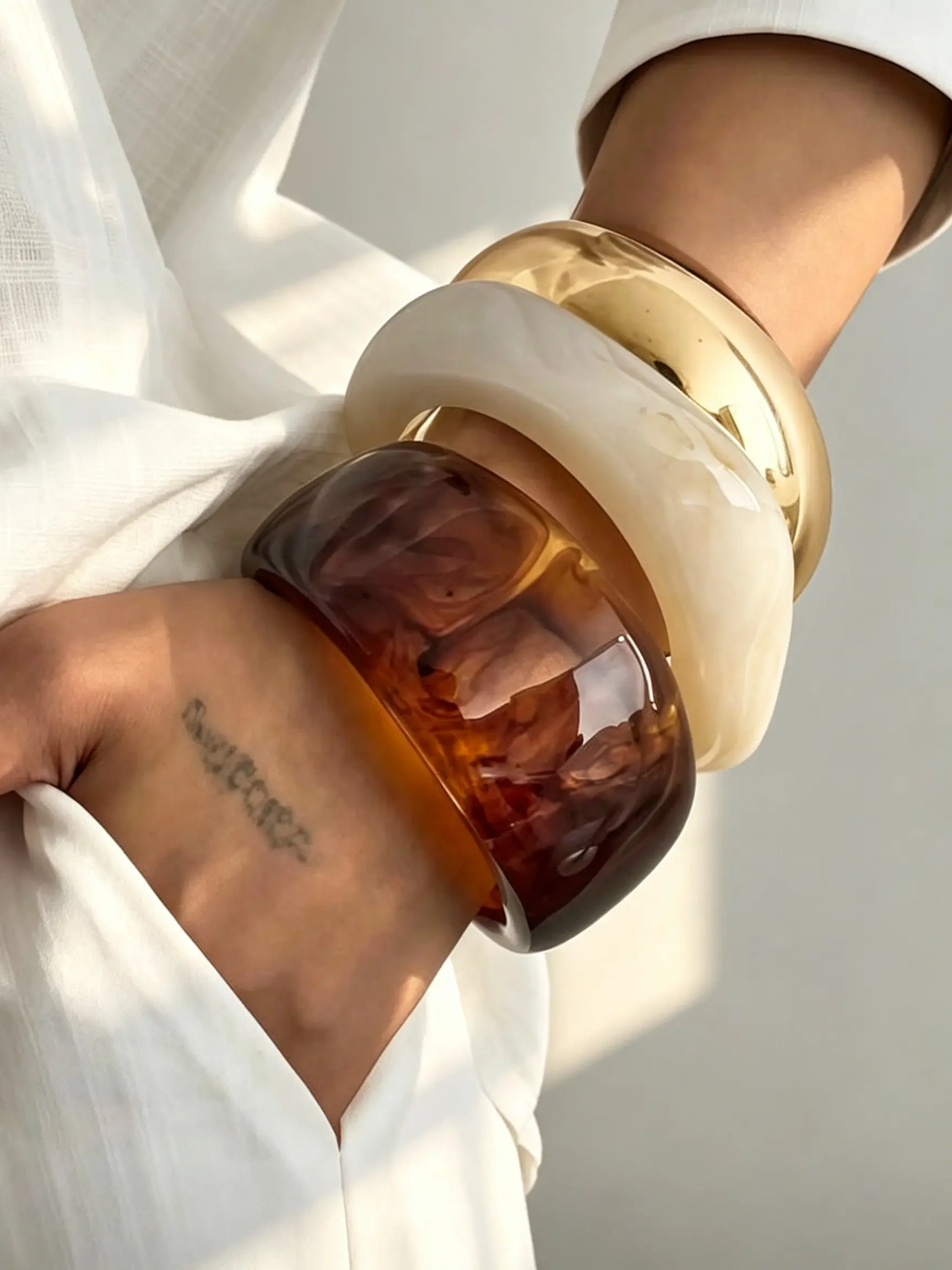 3pcs Wide Bracelet Set, Marble Amber Resin, Cream Resin, 18k Cuff, Stackable Retro Style Ladies Jewelry