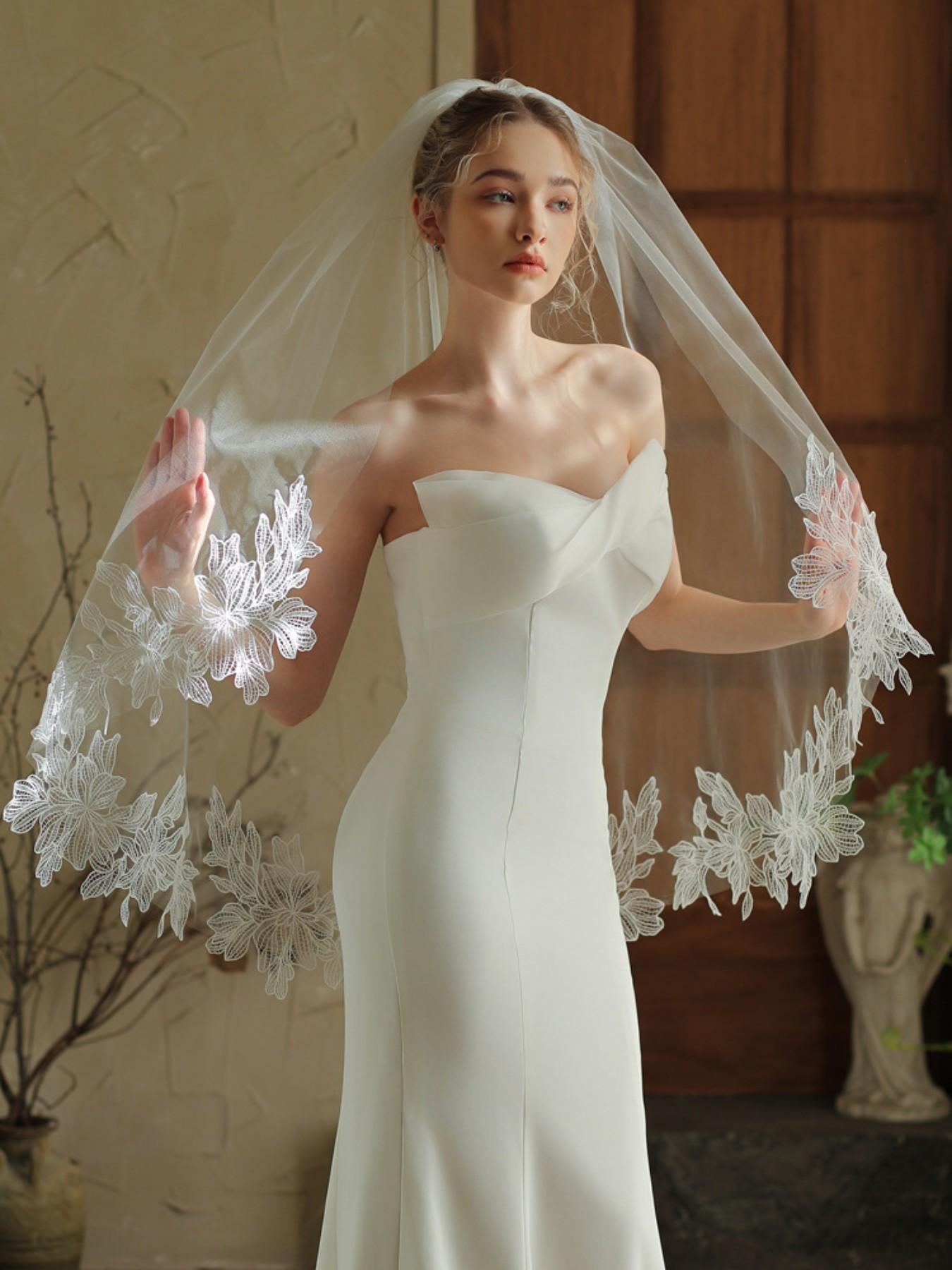 Luxurious Bride Veil, 100cm Single Layer Embroidered Floral Lace Trim, Romantic Wedding Hair Accessory, Transparent Tulle Veil for Bridal Shower