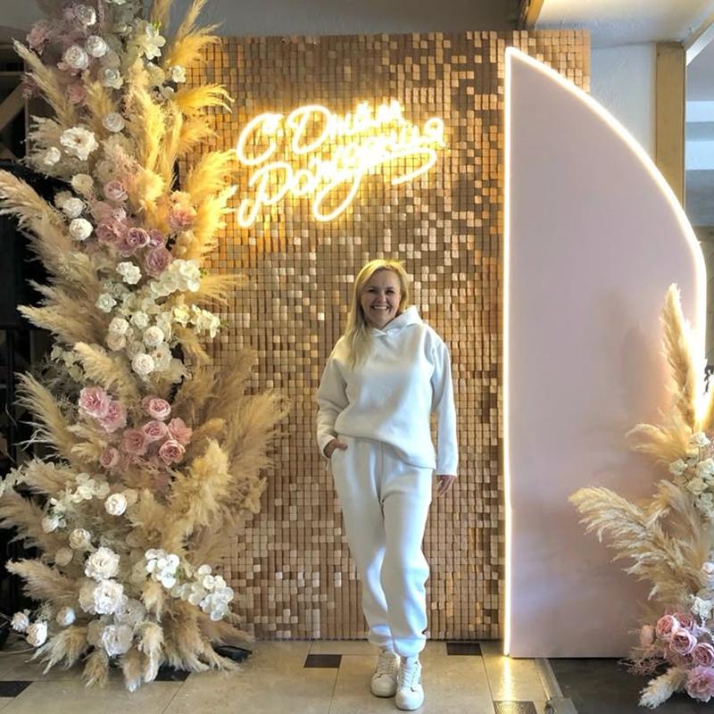 24/30/36/49pcs Large Shimmer Wall Backdrop Gold Square Glitter Panels DIY Wedding Anniversary Birthday Party Backdrop Decoration Photo Props Led Banners with Sequins and Ornaments