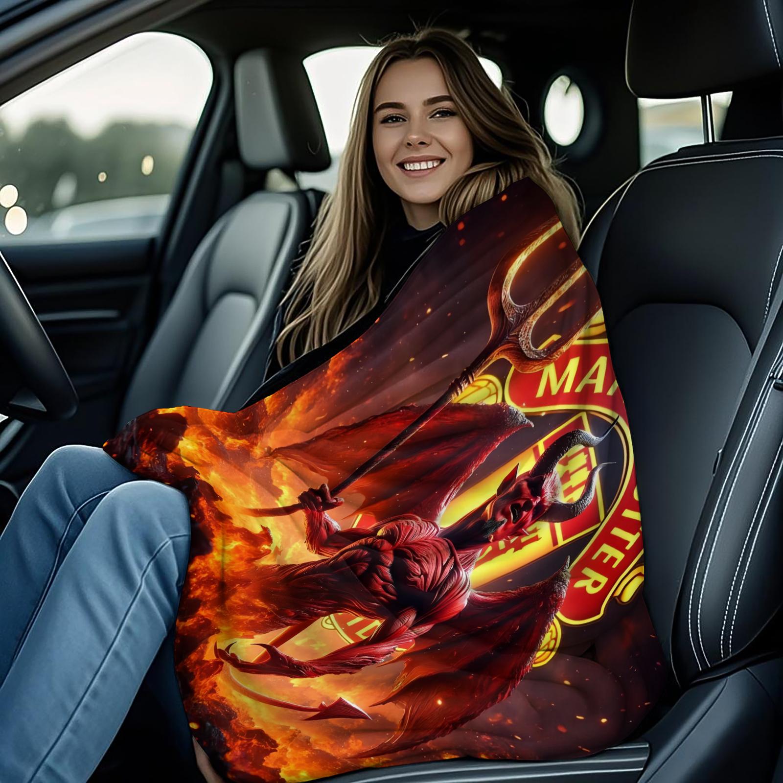 Manchester United Creative Design Football Club Blanket, Ultra-Soft Velvet Texture, Demon Pattern, Multiple Sizes, Ideal Gift for Fans