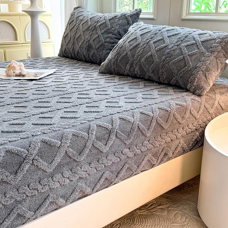 King Queen Size Diamond Pattern Bed Sheet Set, Soft Washable Fabric, Deep Pocket Design, Includes 1 Fitted Sheet and 2 Pillowcases #GLOBAL PICKS