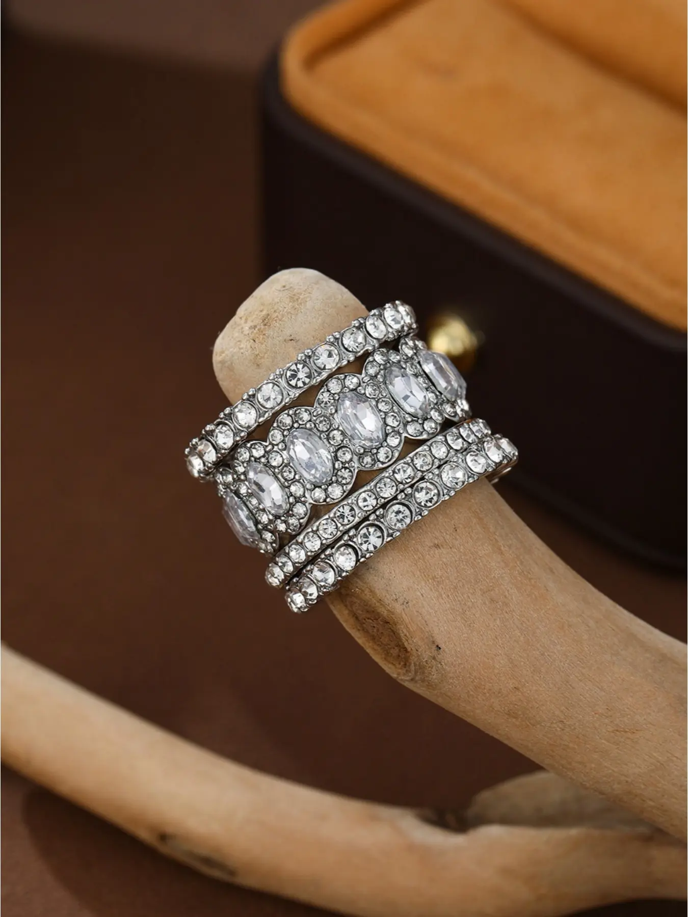 4pcs/set Luxury Inlay Shiny Zirconia Ring Set for Women Wedding Banquet Party Magnificent Stacking Jewelry Valentine'S Day Anniversary Gift Statement Rings