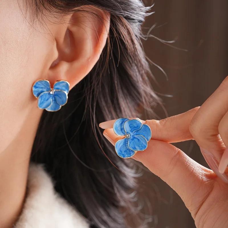 【Butterfly Orchid Stud Earrings】1Pair Spring and Summer Flower Petal Earrings Boho Ultra-Chic 3D Flower Earrings with Vintage Blue Glaze Floral Studs 【Butterfly Orchid Stud Earrings】1Pair Spring and Summer Flower Petal Earrings Boho Ultra-Chic 3D Flower Earrings with Vintage Blue Glaze Floral Studs