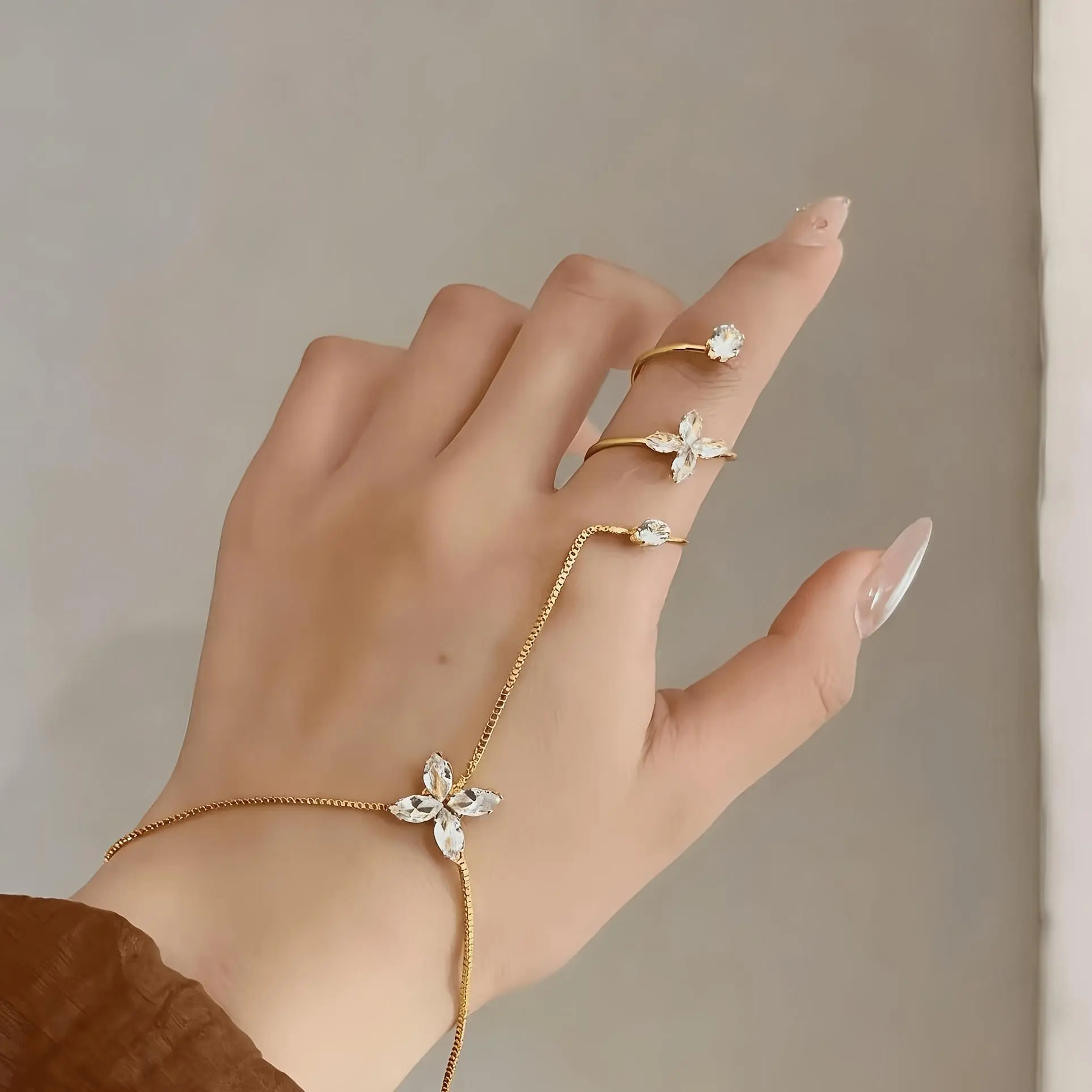 1pc Sparkling Butterfly Faux Zirconia Hand Chain Bracelet with Ring, Dainty Faux Crystal Slave Bracelet And Finger Ring Adjustable Chain Jewelry for Women, Perfect for Party, Prom, Wedding, Daily Wear, Valentine'S Day, Birthday, Anniversary