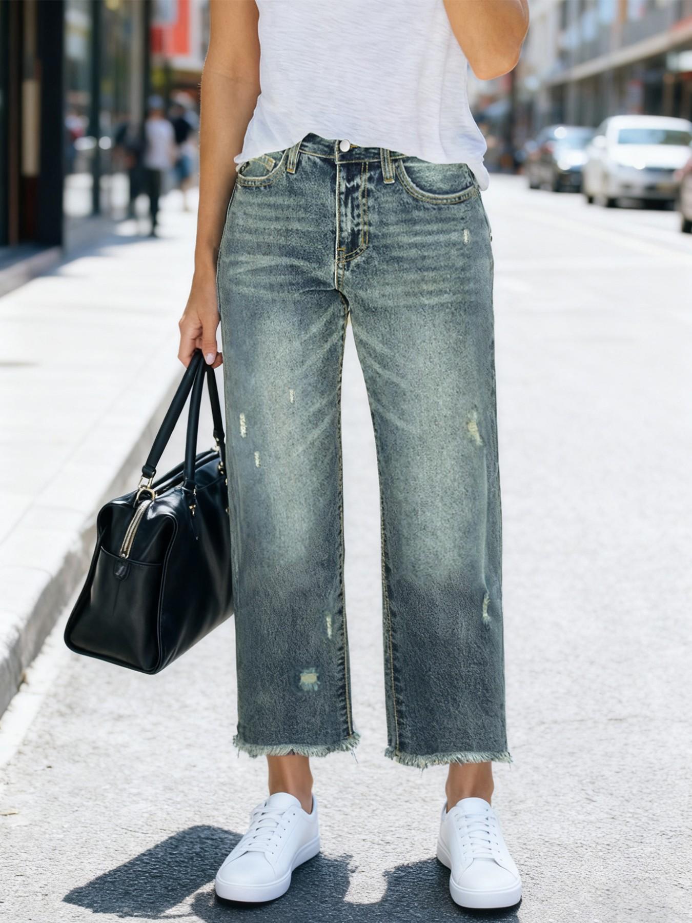 Women's Relaxed Fit Distressed Straight Leg Jeans, Comfortable Ripped Wash with Frayed Hem for Street Style Fashion, Trendy Denim Jeans Streetwear