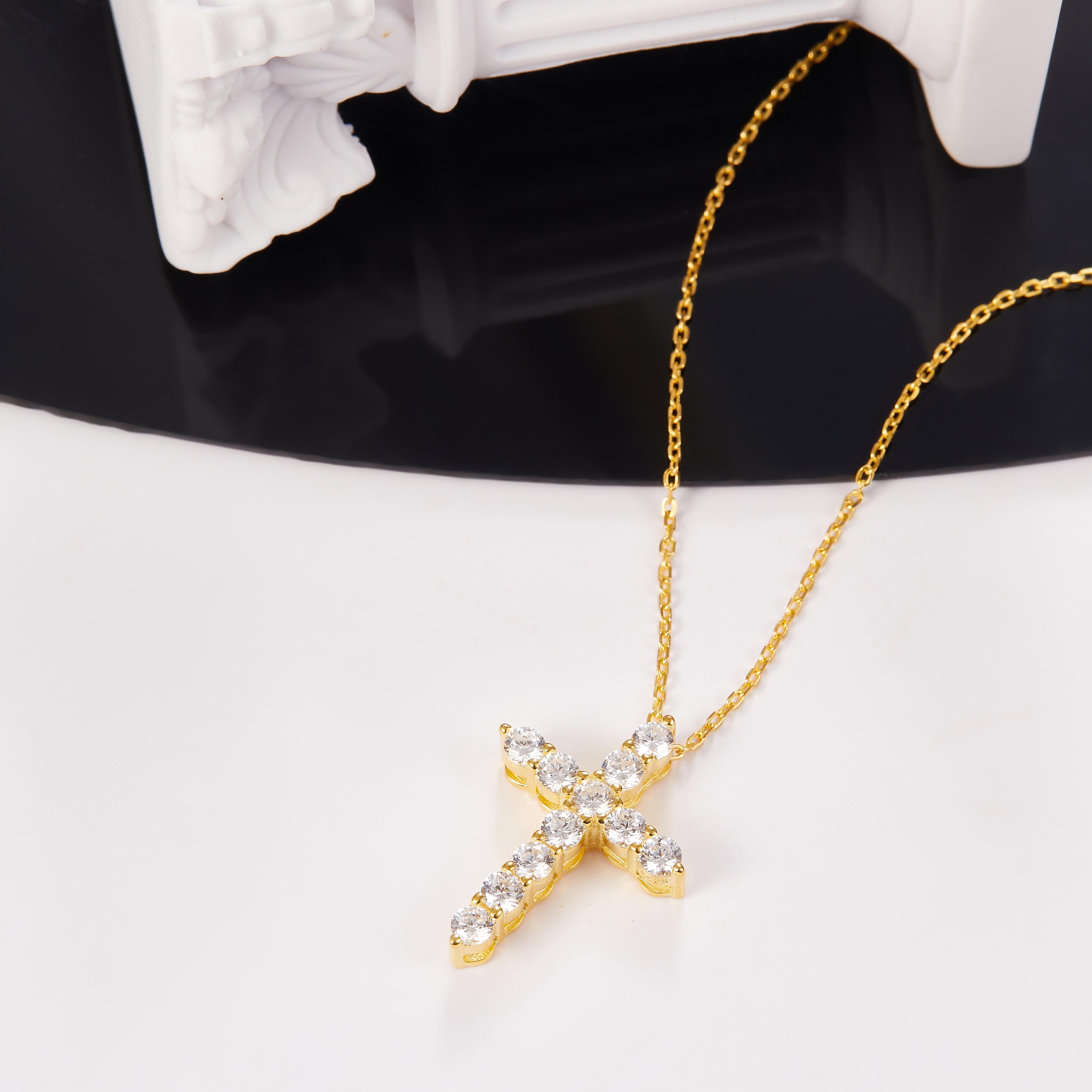 （TY018）S925 Sterling Silver Cross Pendant Necklace Simple Design, Sparkling and Charming, Perfect Gift for Women’s Daily Wear