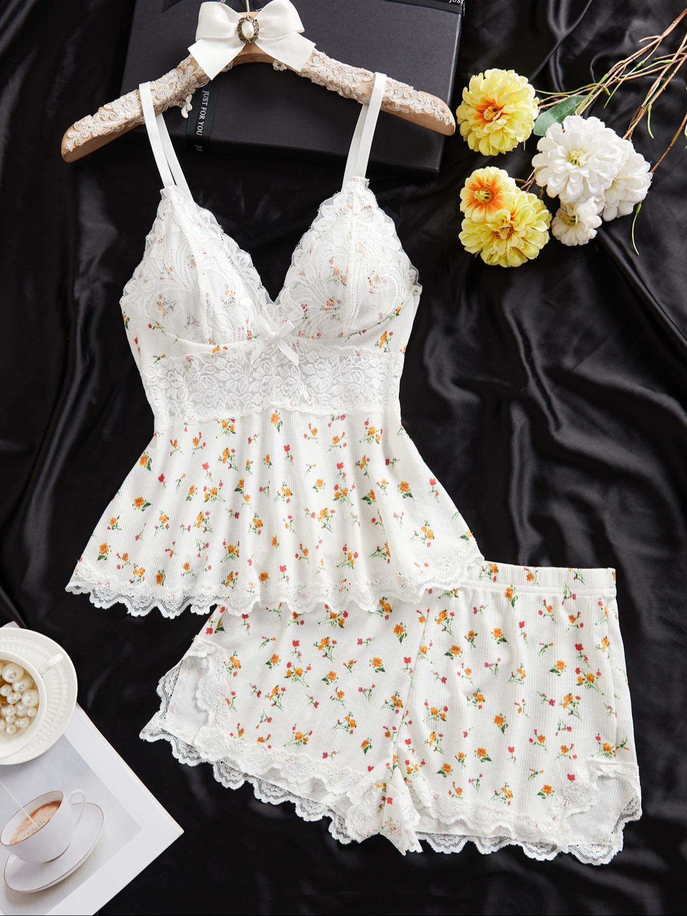 Women's Plain Lace Patchwork Cami Top with Bow & Shorts PJ Set, Adjustable Spaghetti Strap Camisole & Elastic Waist Shorts, Ladies Sleepwear for All Seasons