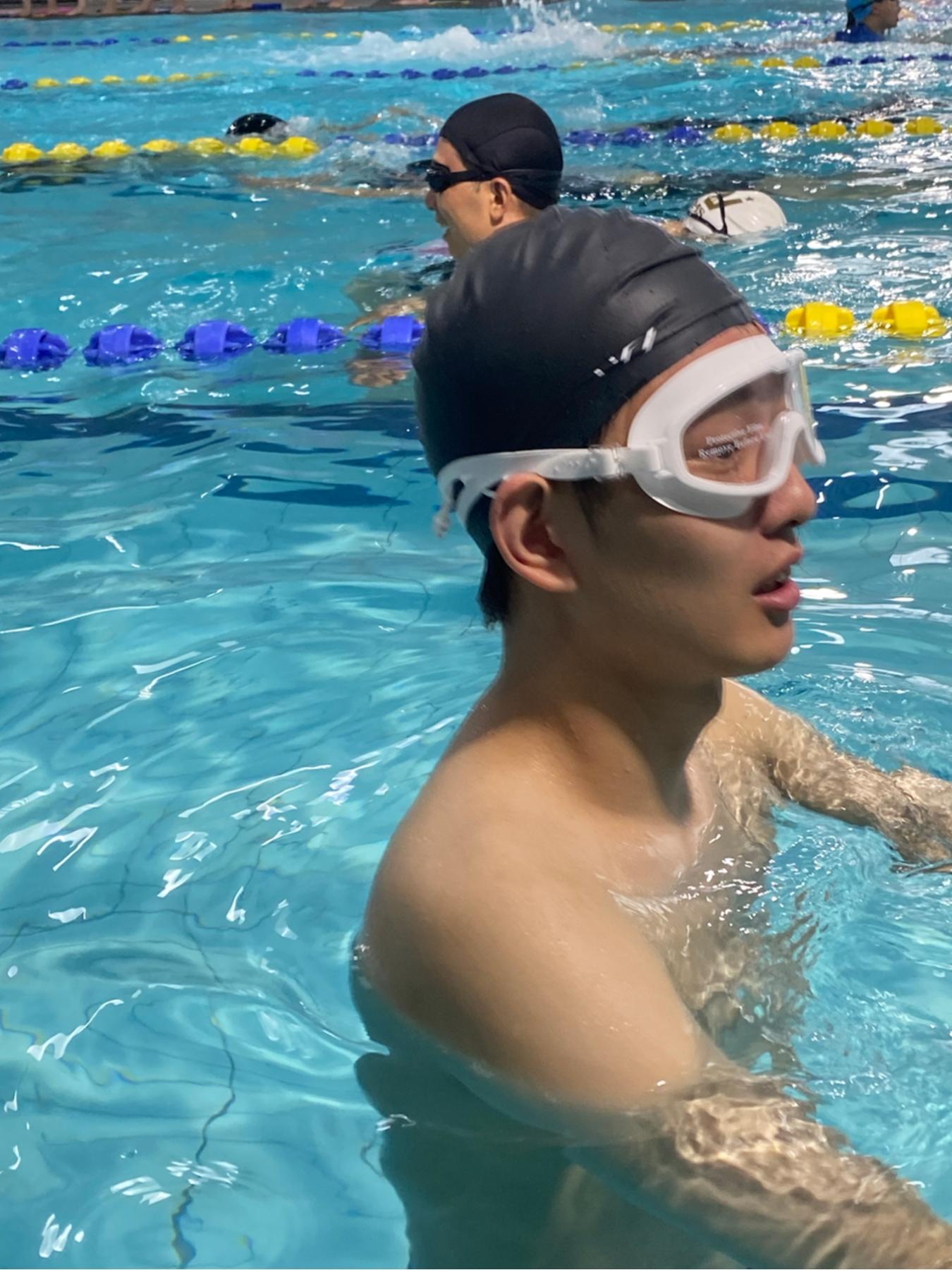 Classic Silicone Swim Cap, Durable Long-Lasting Design, Essential for Competitive & Leisure Swimming, Suitable for All Ages, Swim Bonnet