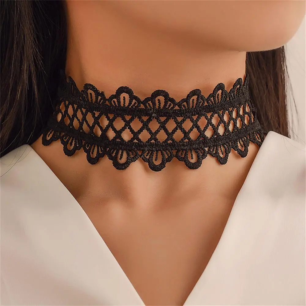 Gothic Black Color Lace Collar Vintage Hand Woven Fabric Choker Necklace For Women Fashion Short Clavicle Chain Jewelry Gift