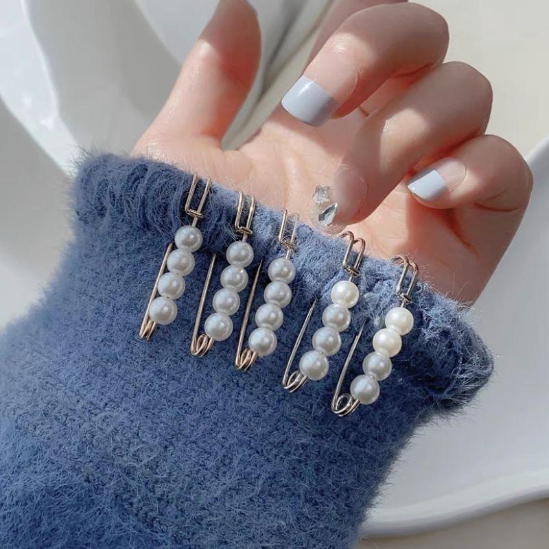 8pcs No-Sew Clothing Clips - Adjustable Buckle with Detachable Pearls, for Dresses, Shirts, Pants, Garments - Elegant Fasteners for Wedding, Party, Everyday Outfits - Durable & Easy Application, Fashion Embellishments, Chic Design, Polished Look