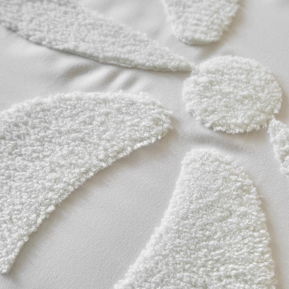 Towel  Embroidery pillowcases set of 2 counts, with bow pattern, simple and elegant, soft and comfortable. Each size includes two pillowcases. Available in two colors: white and khaki. There are 6 sizes available. They are suitable for bedroom, guest room