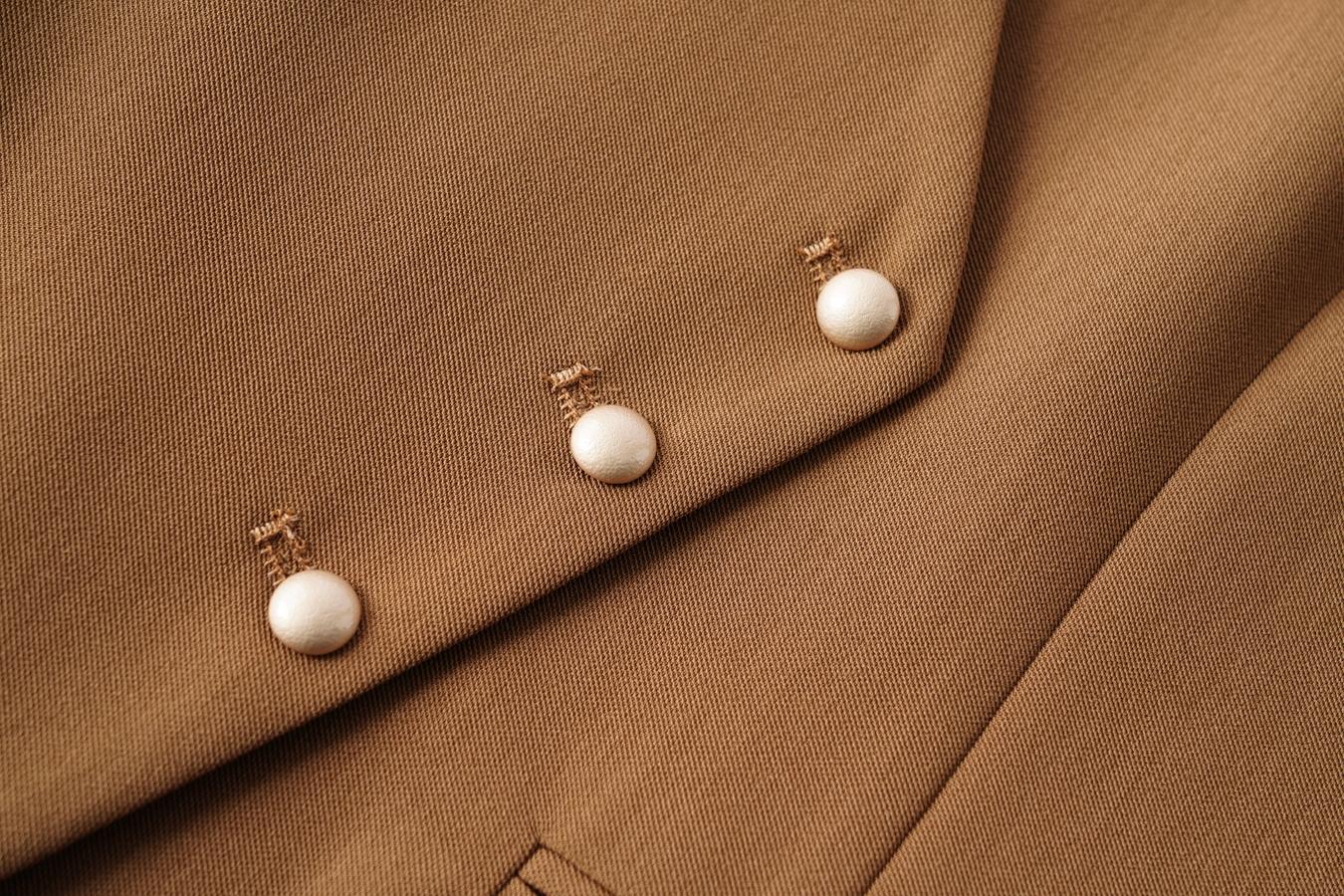 Women's Solid V Neck Button Front Fitted Blazer Vest with Pockets, Casual Sleeveless Vest for Work Office Business, Ladies Spring & Fall Clothes