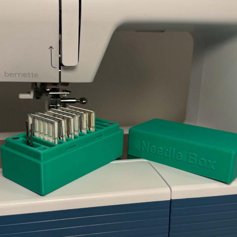 1pc Sewing Machine Needle Storage Case - Practical Organizer for Home Sewing Enthusiasts & Travelers, with 9 Dedicated Needle Slots + 2 Foam Insert Safety Compartments, Perfect for Sewing Conventions/Guild Meetings/Sewing Retreats, Ideal Halloween & Chris