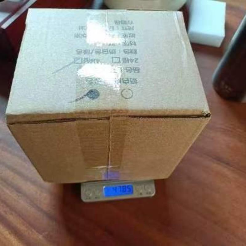 Compact Ice Tray with Lid and Trash Bin, Mini Press Ice Maker, Space-Saving Small Ice Bucket with Clip, Ideal for RV, Office, Mini Fridge, Water Bottle