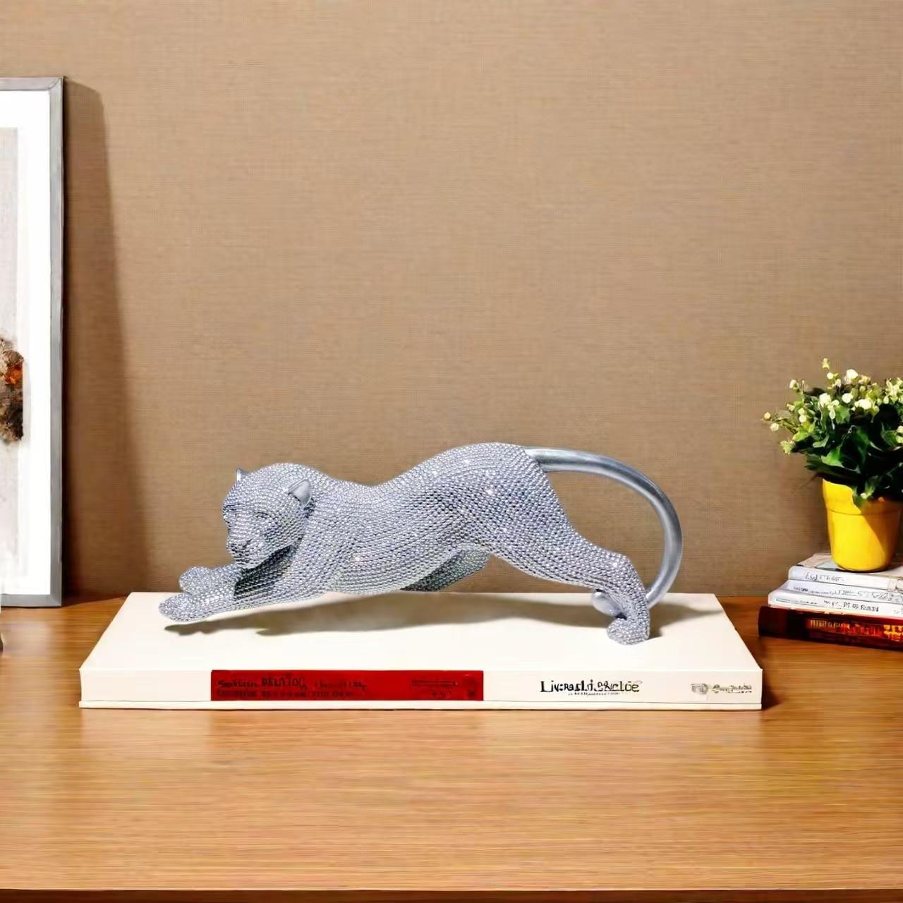 Modern Elegant Silver Leopard Statue, Resin Art Decoration, Lifelike Animal Sculpture for Living Room, Office, Wine Cabinet