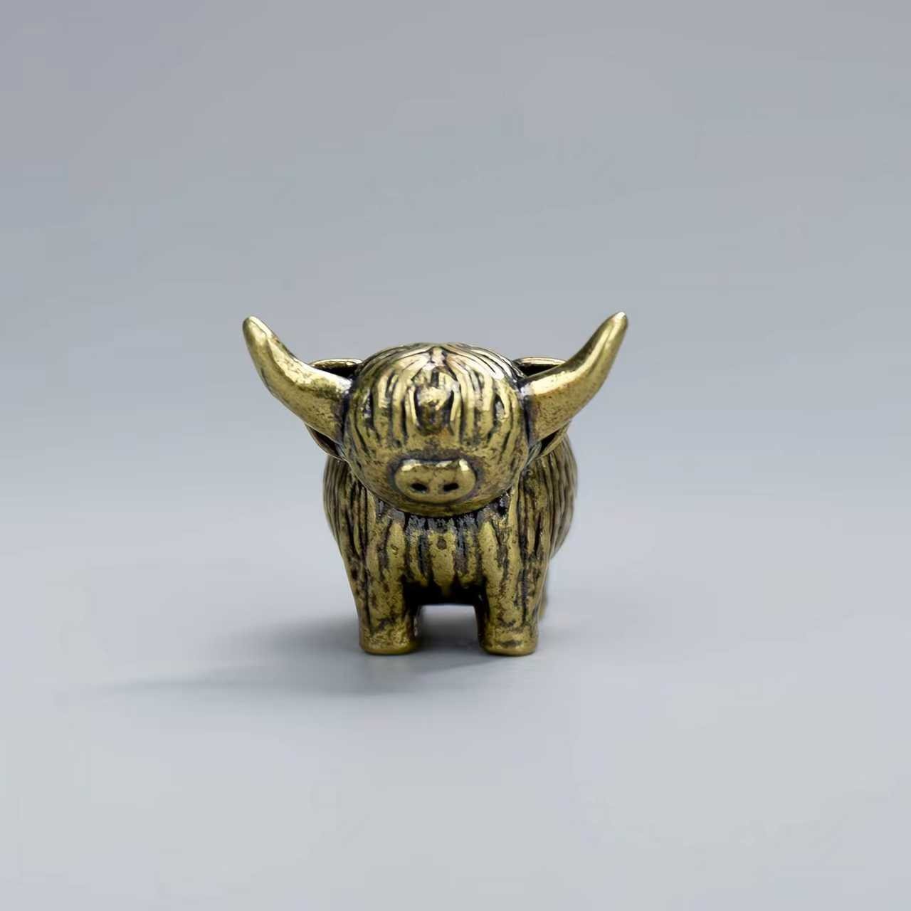 Vintage Brass Miniature Bull Figurines | Solid Brass, Decorative Miniature Ornaments for Tea Tables and Various Room Types, No Electricity Required