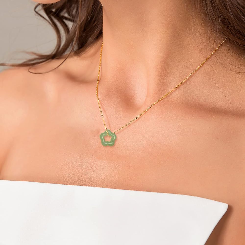 Boho‑Chic Handmade Sunflower Crystal Pendant Necklace, Natural Crystal Amulet Charm with 24‑In Adjustable Chain, Comfortable Stackable Costume Jewelry for Casual Daily Wear, Outfit Layering and Gift‑Giving for Sister