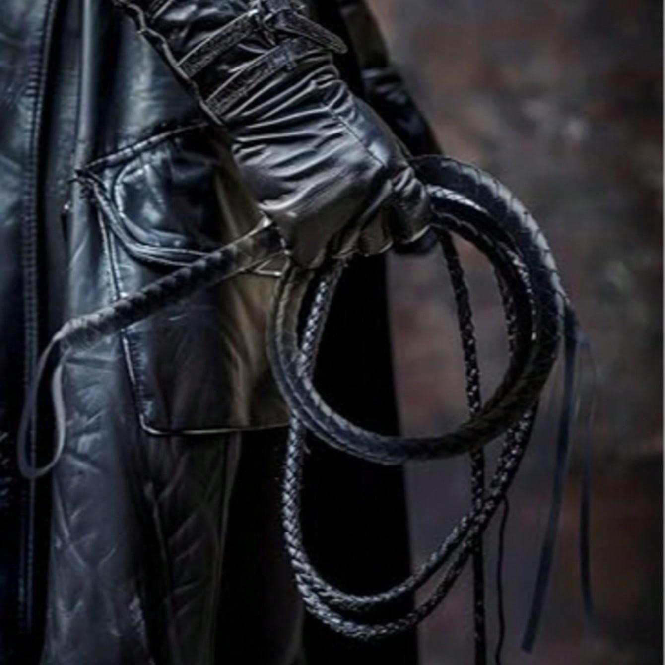 Artificial Leather Whip with Convenient Strap, Soft Handle for Comfortable Grip, Ideal for Equestrian Horseback Riding Role-Playing Stage Performances