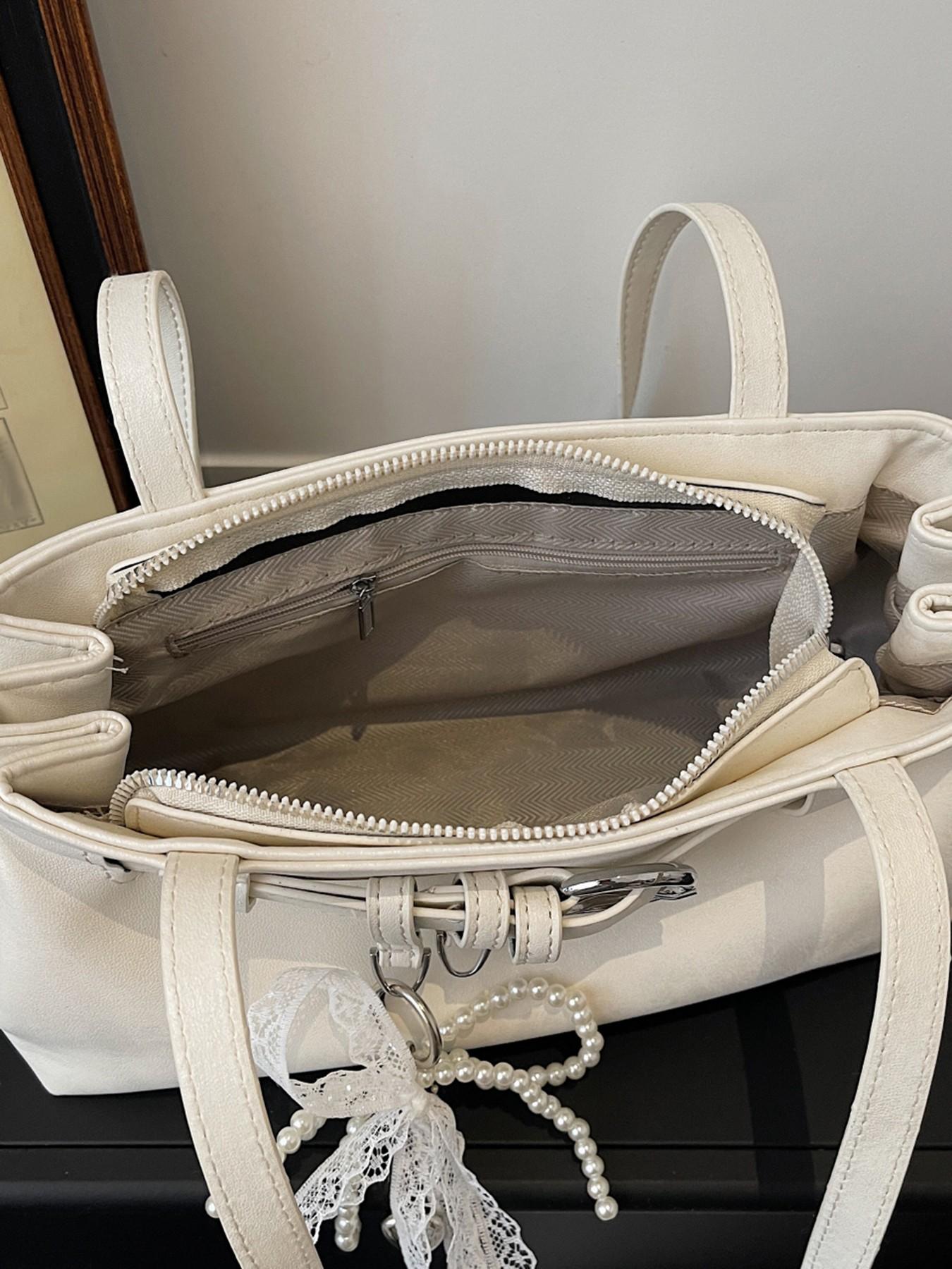 Gentle, sweet and cute style with a light luxury texture under the arm bag, decorated with lace and pearl bow, elegant atmosphere, fashionable and personalized shoulder bag, Fashion Bags, can accommodate mobile phones and lipstick