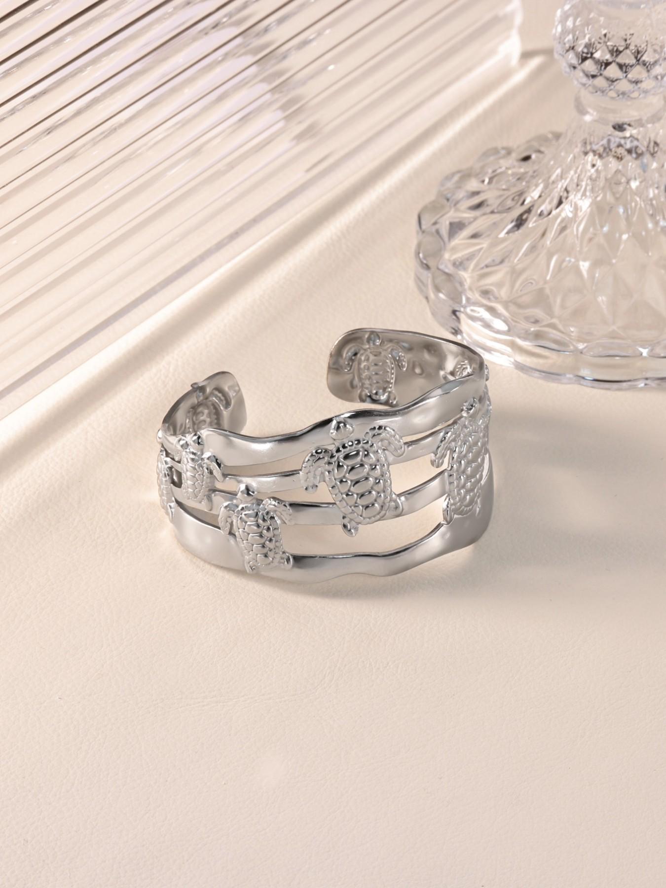 Stainless Steel Turtle Bracelet for Women, Silver Color, Casual Style, Waterproof, Perfect Gift for Birthdays, Parties, Weddings, Holidays