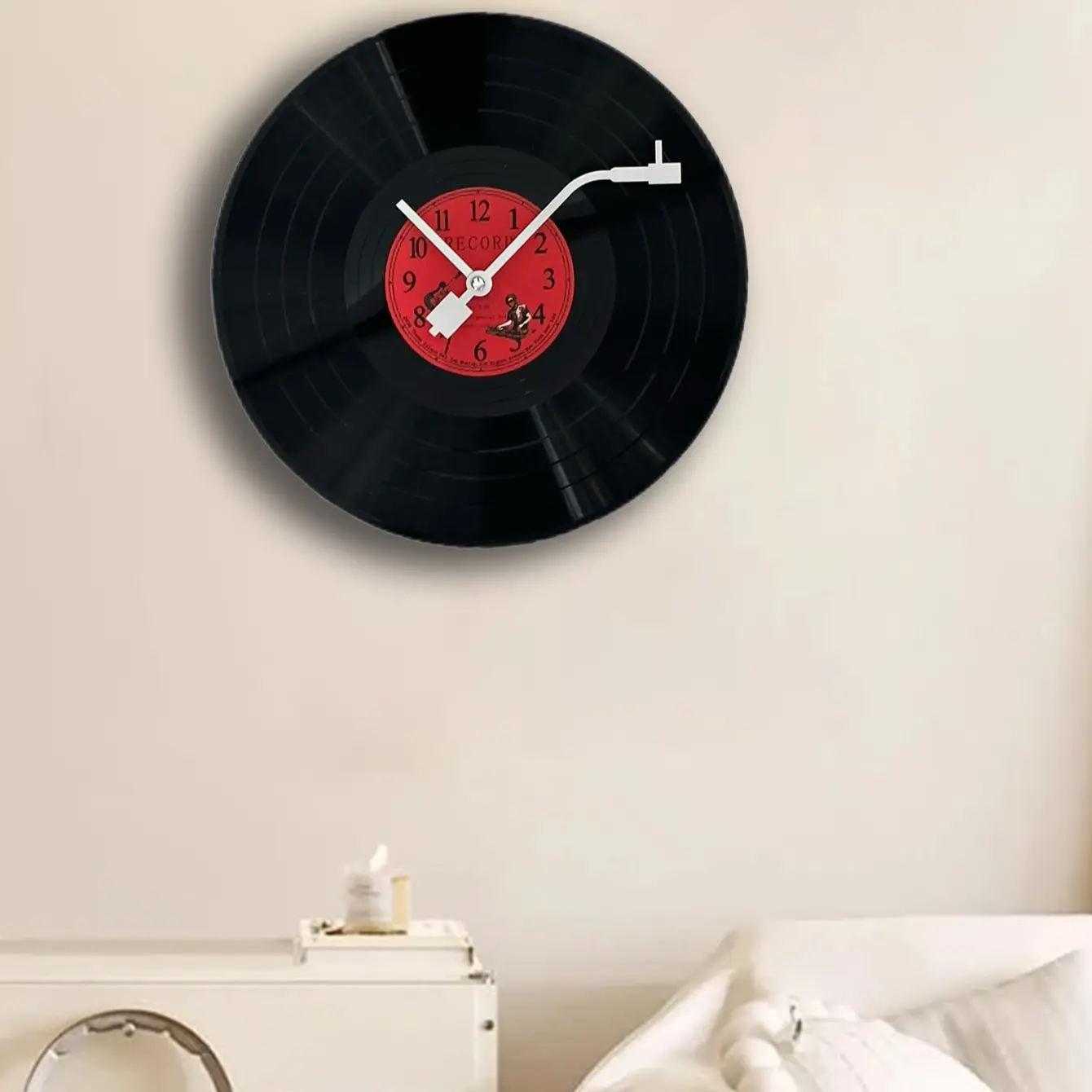 1pc 11.8in Retro retro vinyl record clock ornaments wall clock advanced art creative clocks medieval decoration living room bedroom coffee shop, the kitchen the heart of the home inspired vinyl record cloc Vintage Wall Clock