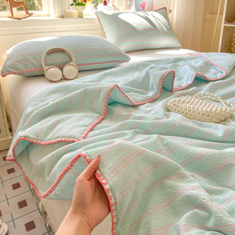 1pcs Summer Quilt, All Season Bedding, Soft Striped Cooling Blanket, Multiple Colors and Sizes, 150x200/200x230, Bedroom Office Living Room, Machine Washable Quilt