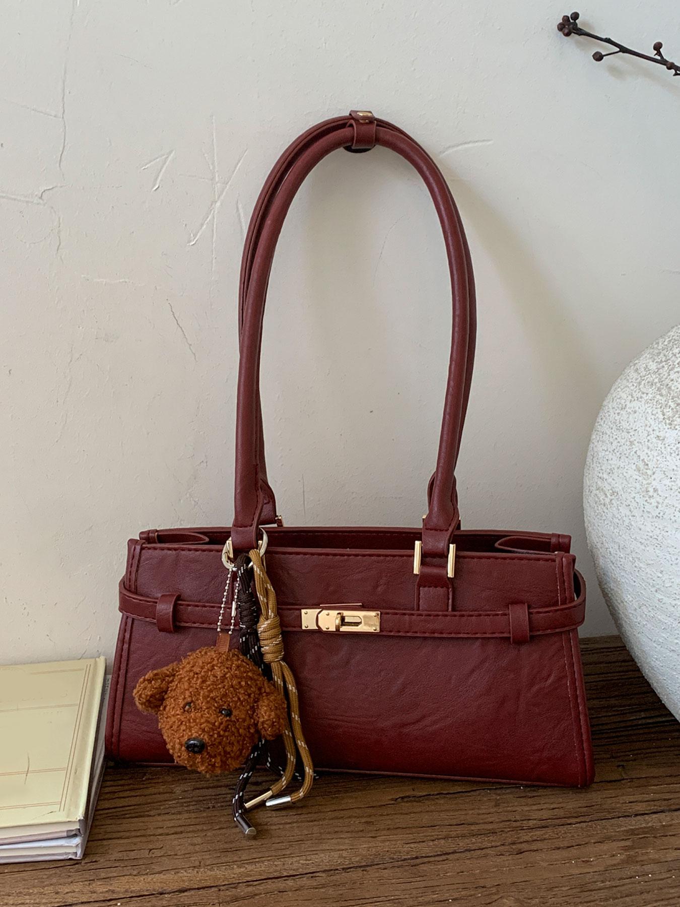 Small niche design solid color casual versatile classic shoulder bag, retro temperament small dog pendant armpit bag, lightweight temperament simple and exquisite handbag, suitable for work, shopping, commuting, daily outings, Pu Leather Bag