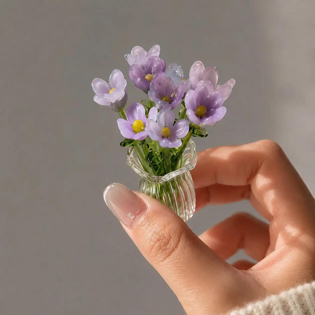 1 Set (7 Flowers + 1 Vase) Handcrafted Mini Glass Artificial Flower Ornaments, Decorative Fake Floral Decor Mixed Flower Set for Gifting and Event Decorations, DIY Faux Bouquet for Home Decor, Gift for Event Decoration, Table