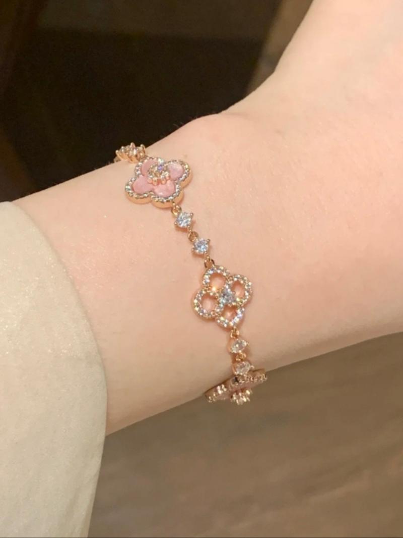 Women's Four-Leaf Clover Bracelet with Sparkling Quartz, Adjustable Allergy-Free Waterproof Design, Rose Option Available, Flower Design Bracelet