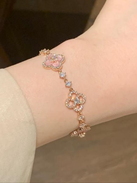 Women's Four-Leaf Clover Bracelet with Sparkling Quartz, Adjustable Allergy-Free Waterproof Design, Rose Option Available, Flower Design Bracelet