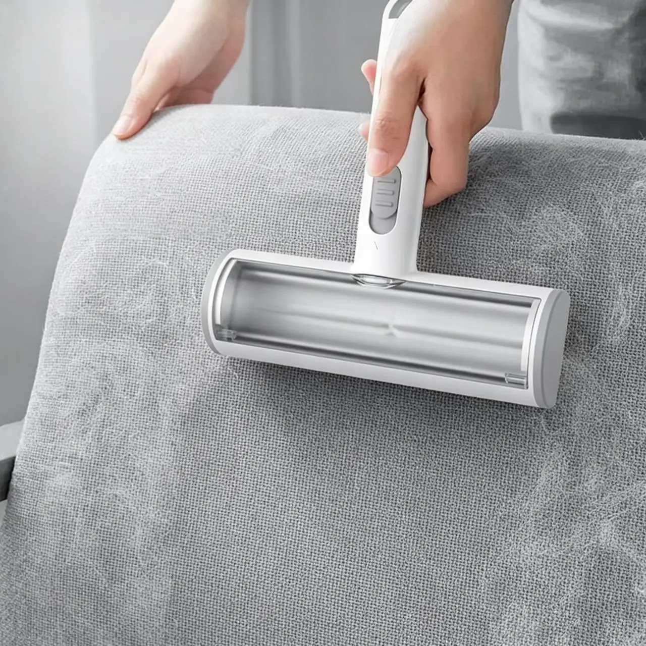 Self-Cleaning Reusable Pet Fur Removal Roller - Dog & Cat Grooming Lint Brush for Couches, Furniture, Clothes, Reduces Waste, Saves Money, No Sticky Sheets, Easy to Clean