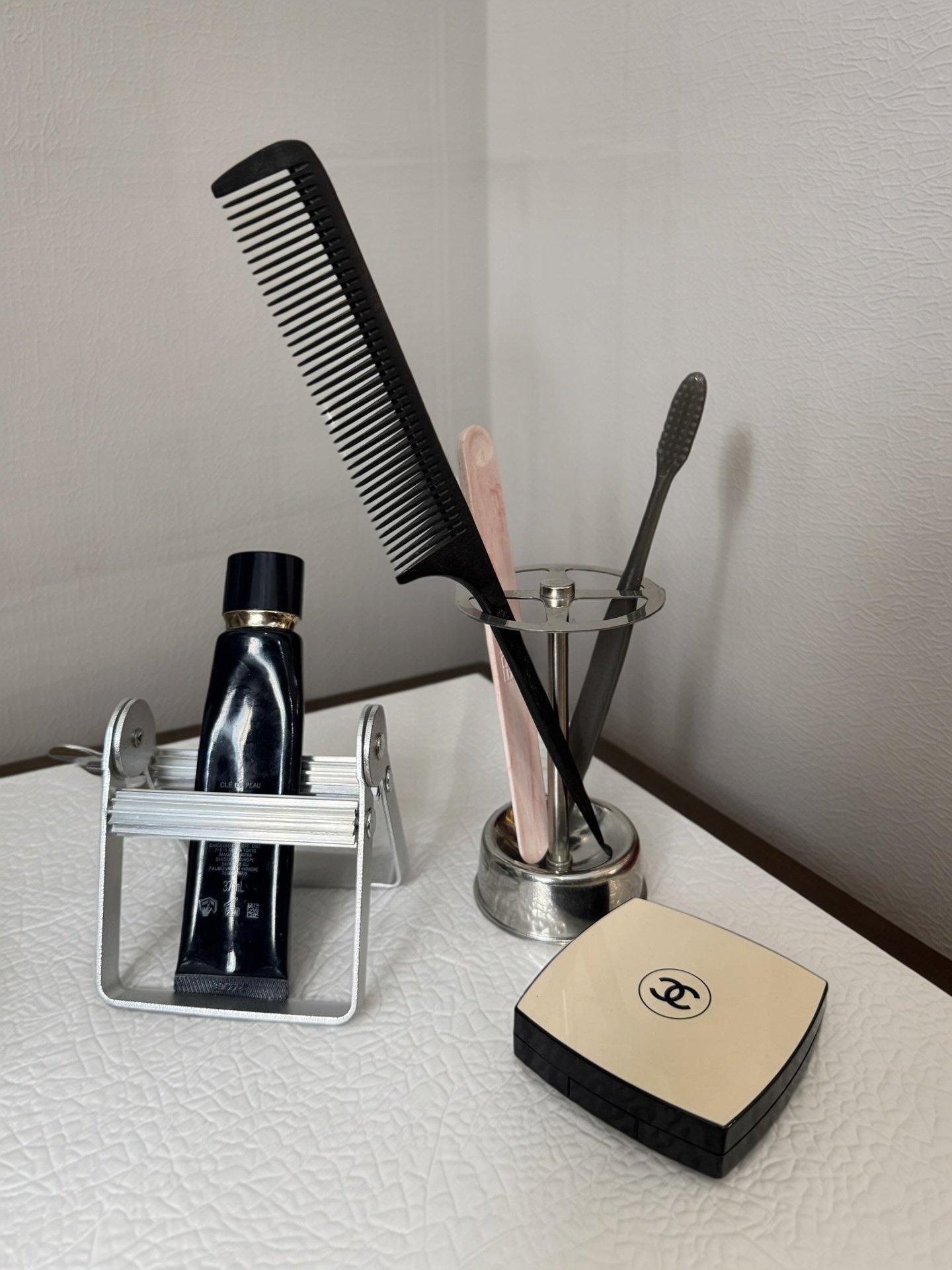 Bathroom Minimalist Industrial Toothbrush Holder, Waterproof Rustproof Stainless Steel, Classic Design, Durable & Stylish Bathroom Accessory