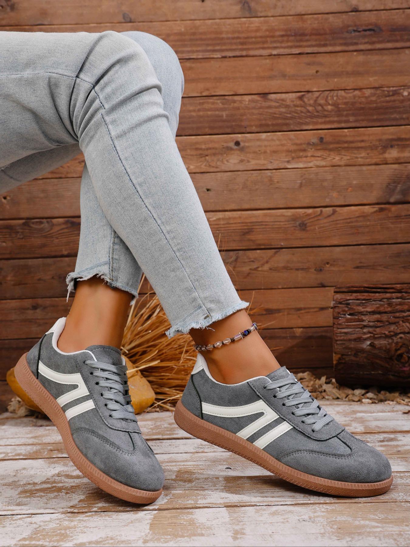 Women's Medium Gray & White Two-Tone Suede Retro Sneakers Low-Top Lace-Up Design Gum Sole Casual Daily Fashion Footwear Outdoor Walking Lifestyle Shoes Casual Athletic Footwear Christmas heartwarming gift