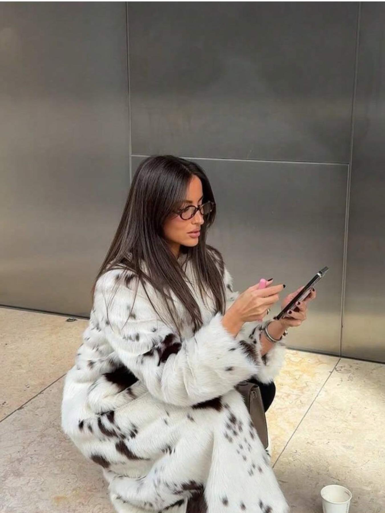 Women's Y2K Faux Fur Coat, Long Loose Winter Jacket, Long Sleeves, Spotted Animal Print Plush Outerwear, Street Style Luxury Warm Overcoat